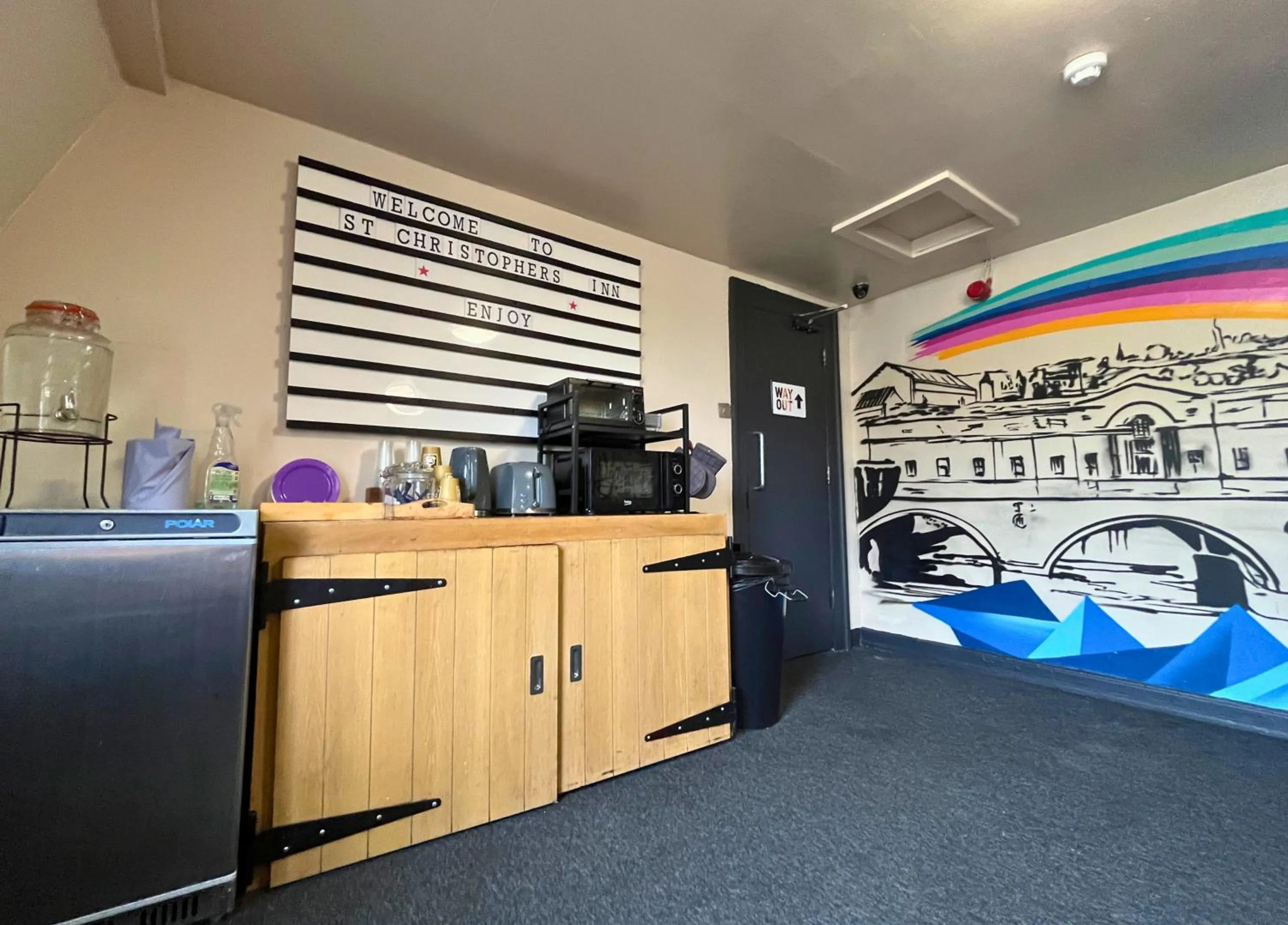 Communal lounge/ TV room in St Christopher's Inn Bath