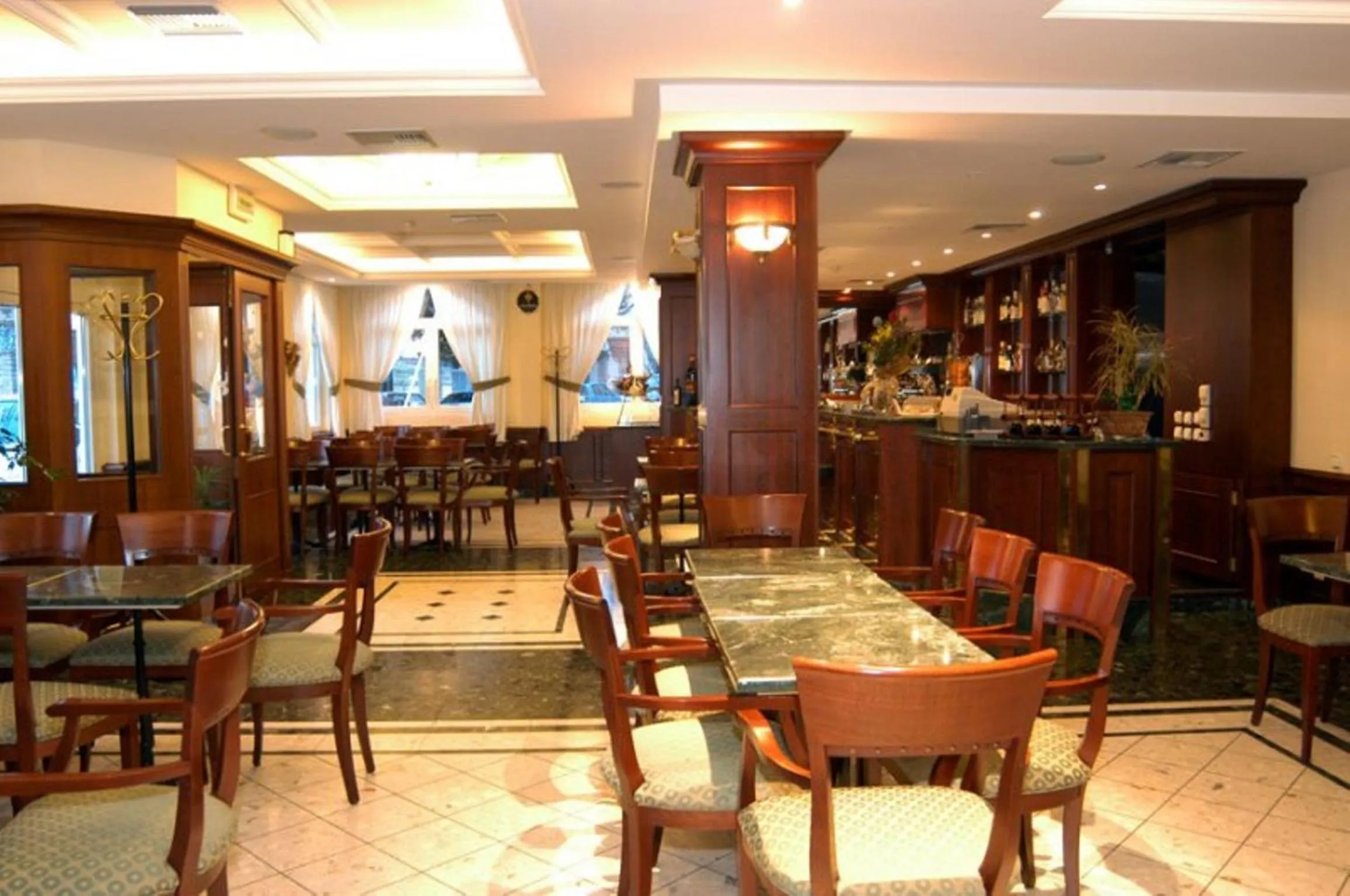Lounge or bar in Hotel Kastoria in Kastoria City