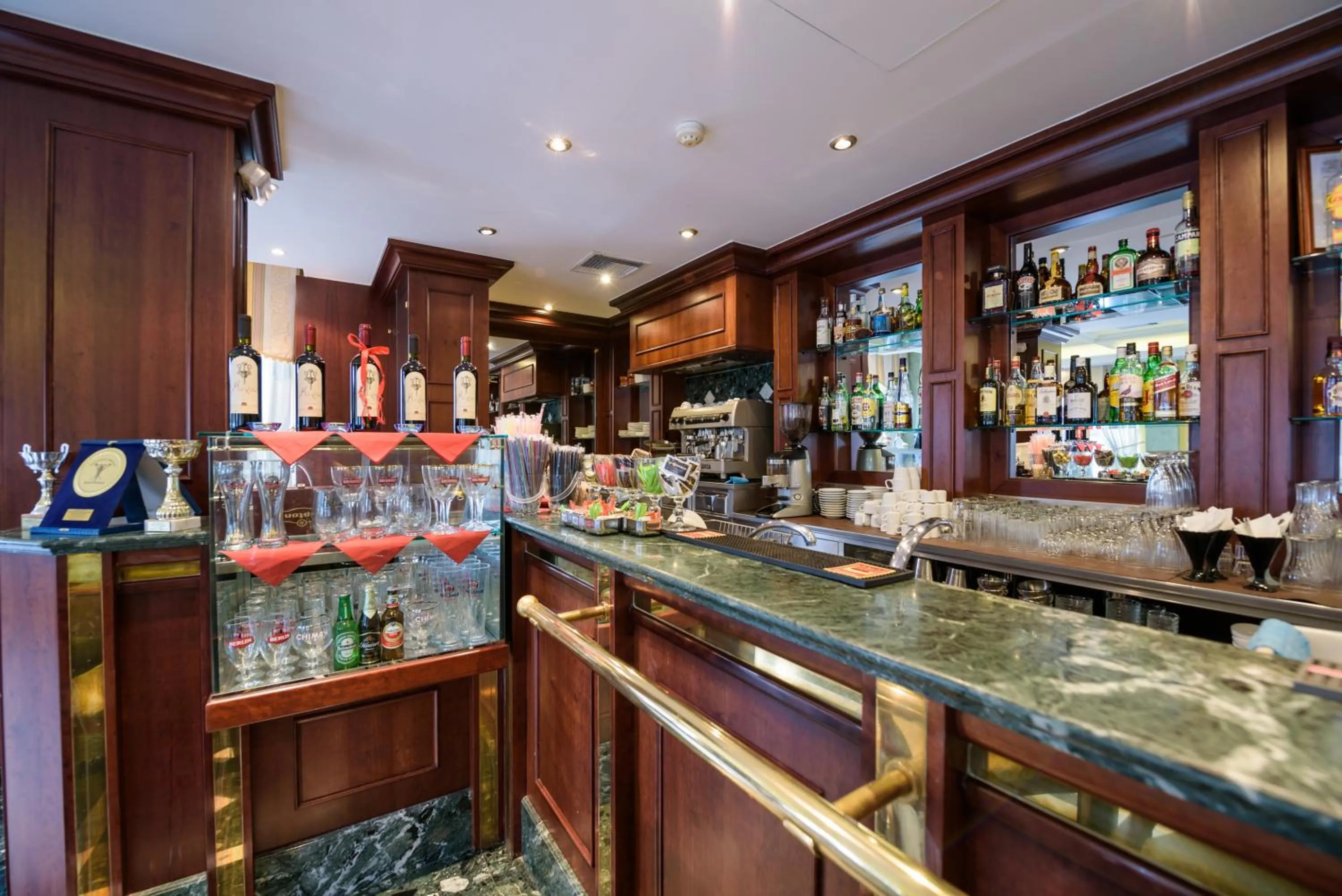 Lounge or bar in Hotel Kastoria in Kastoria City