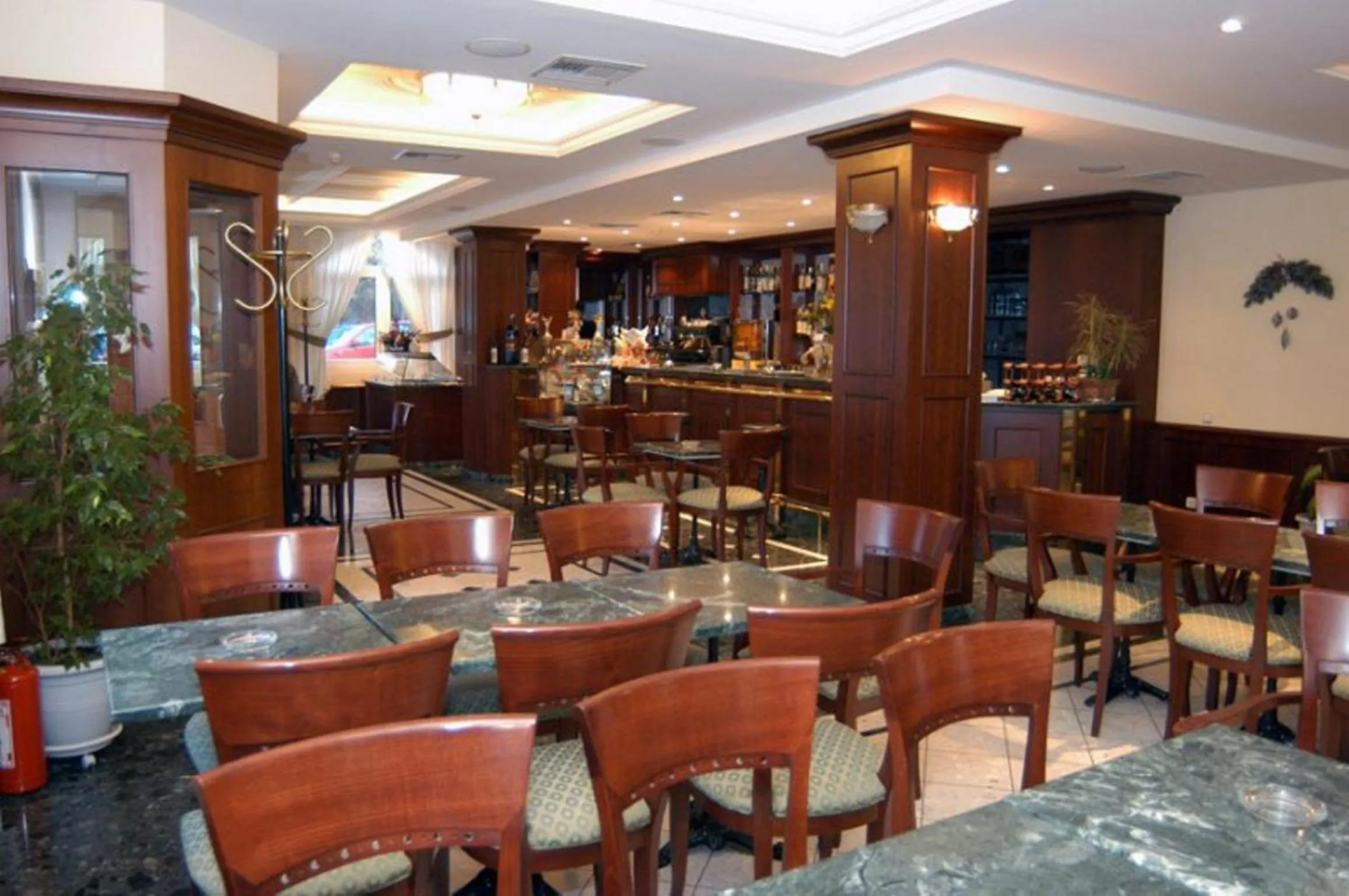 Lounge or bar in Hotel Kastoria in Kastoria City