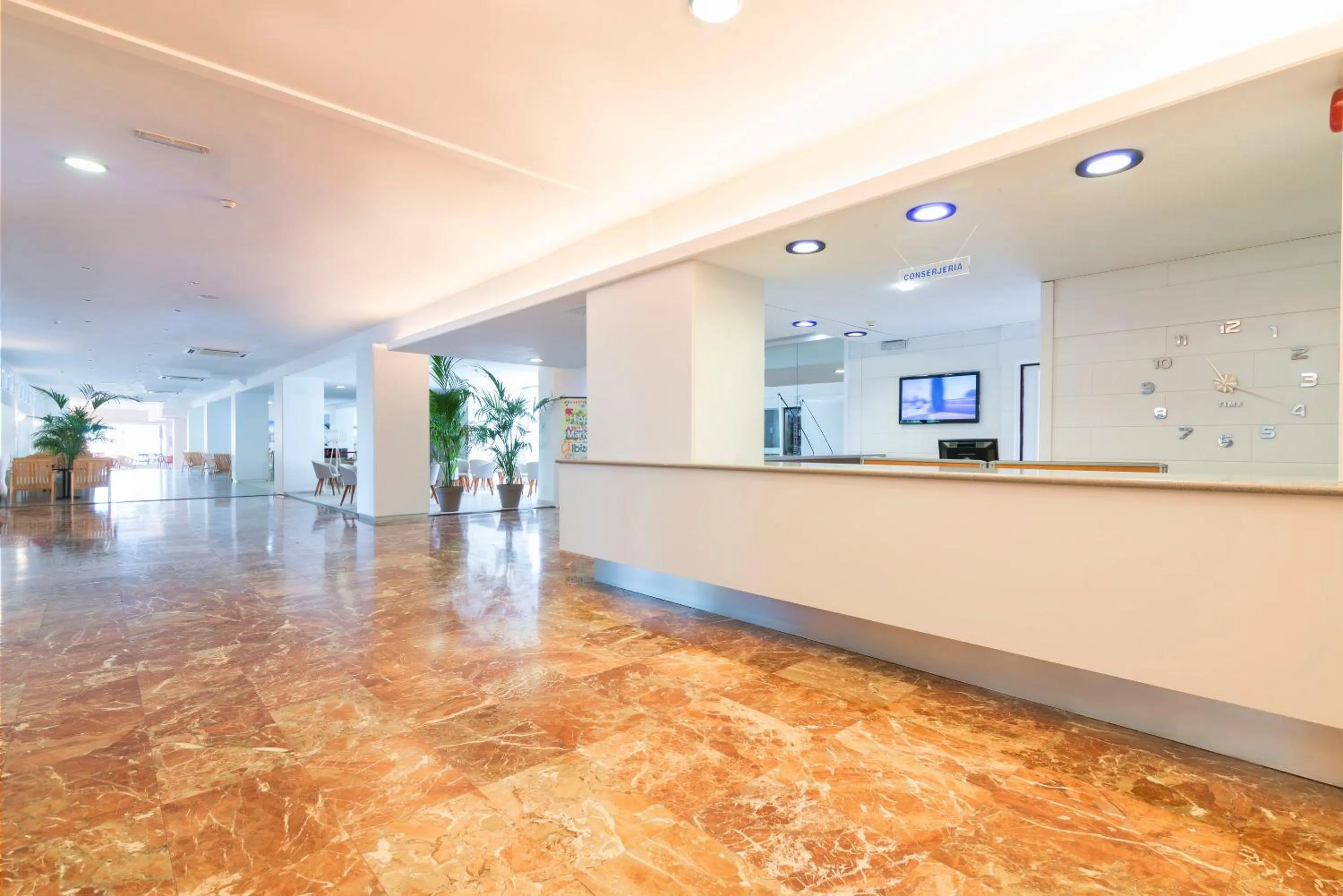 Lobby or reception in azuLine Hotel Bergantin