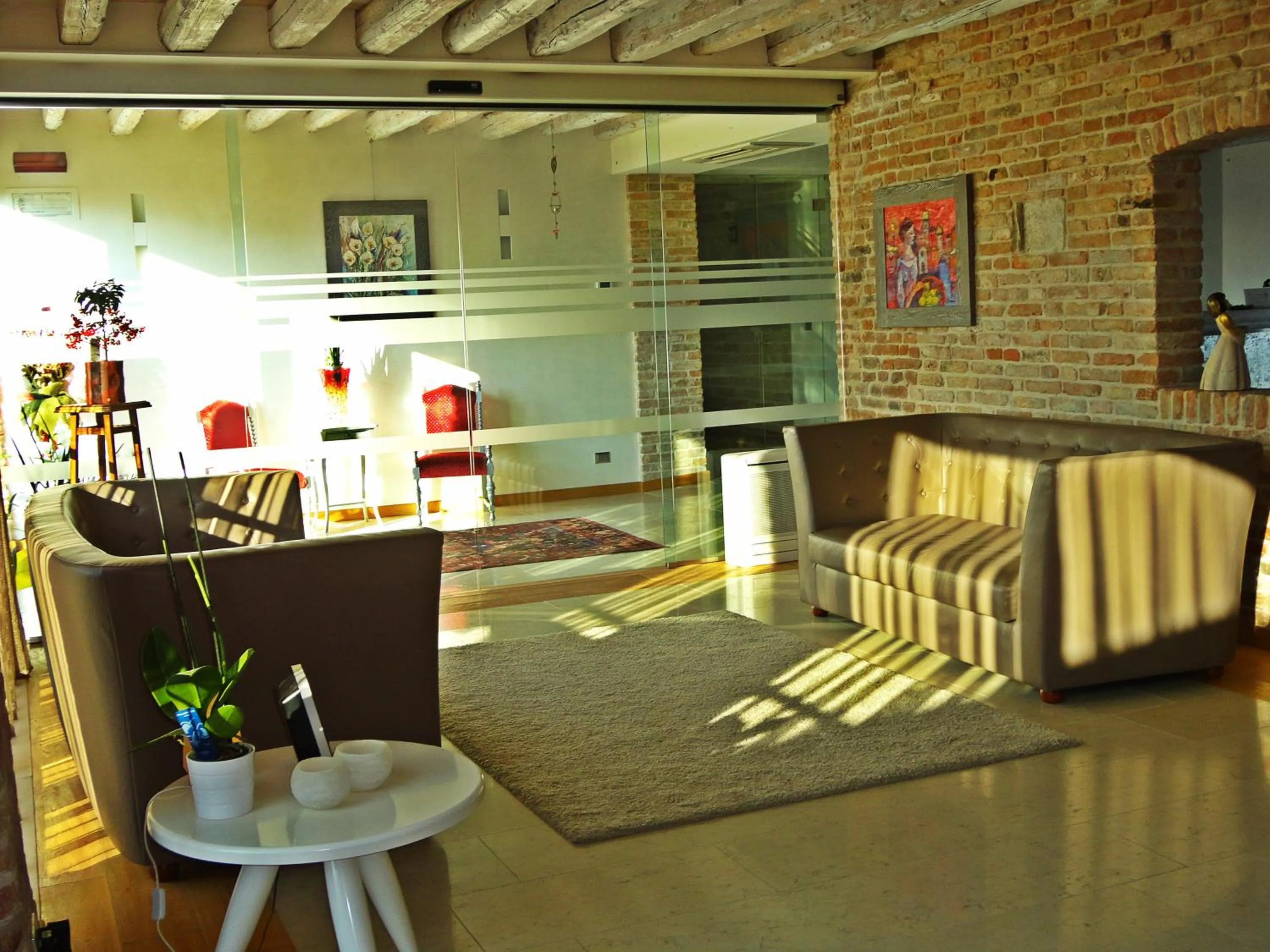 Communal lounge/ TV room in Do Ciacole In Relais