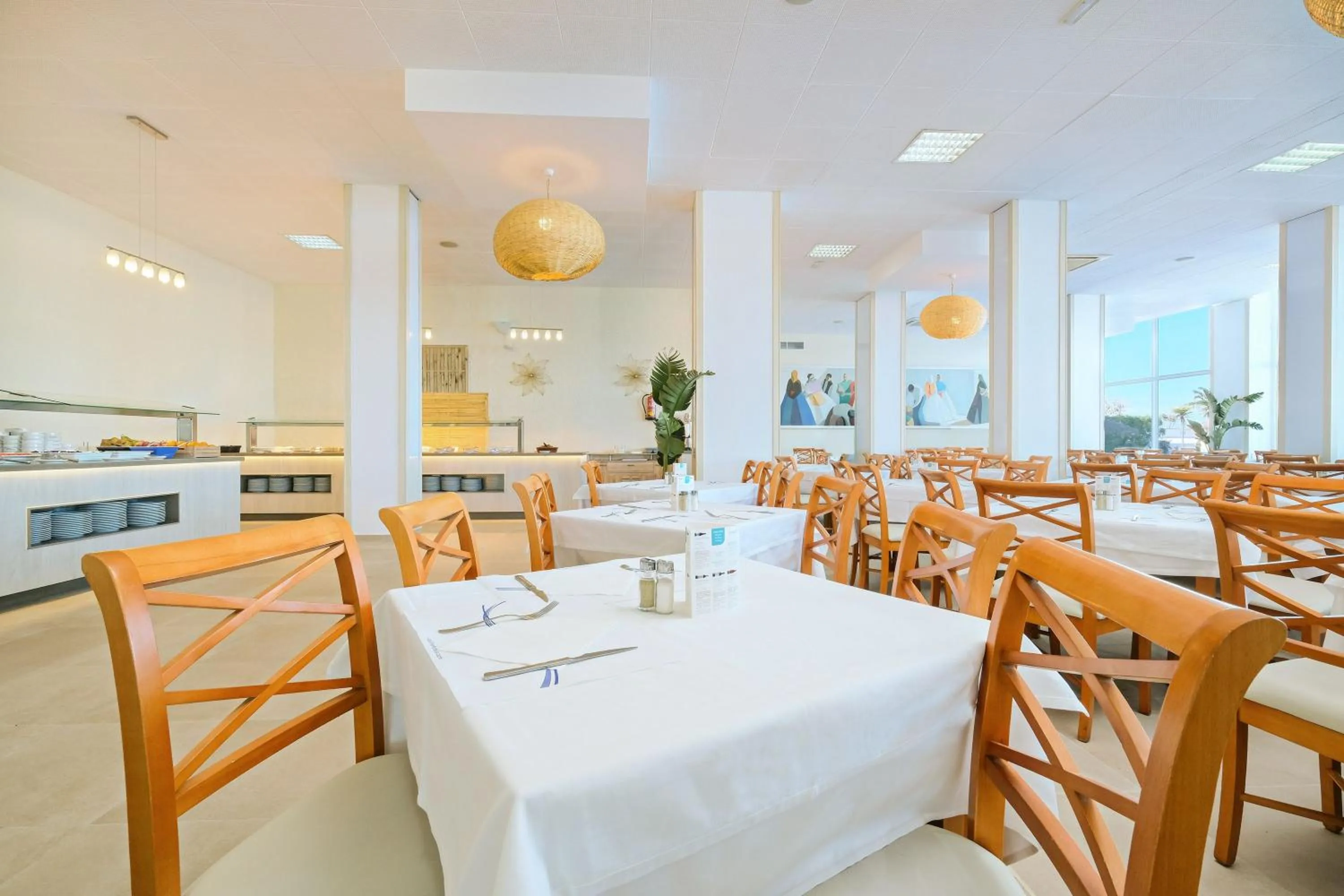 Restaurant/places to eat in azuLine Hoteles Mar Amantis & II