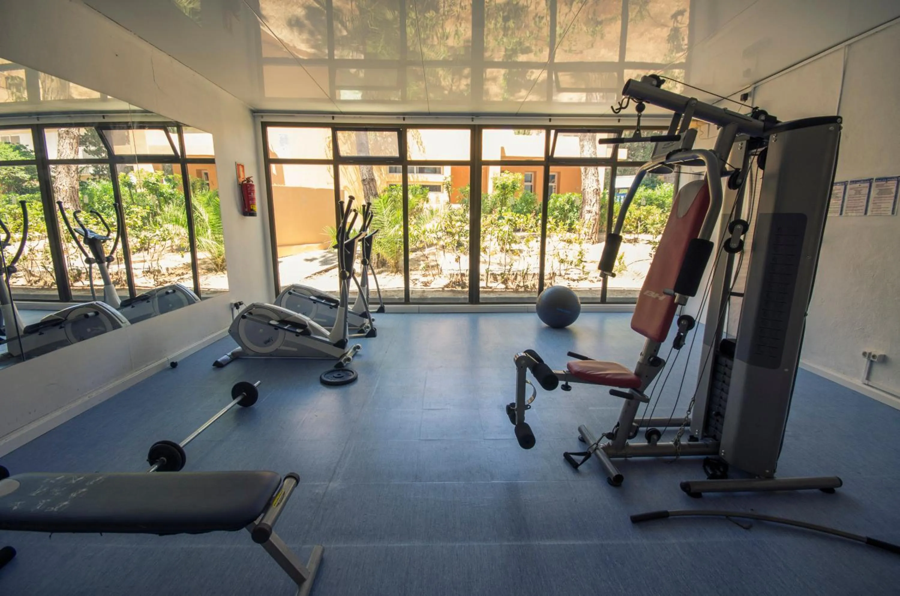 Fitness centre/facilities in azuLine Hoteles Mar Amantis & II