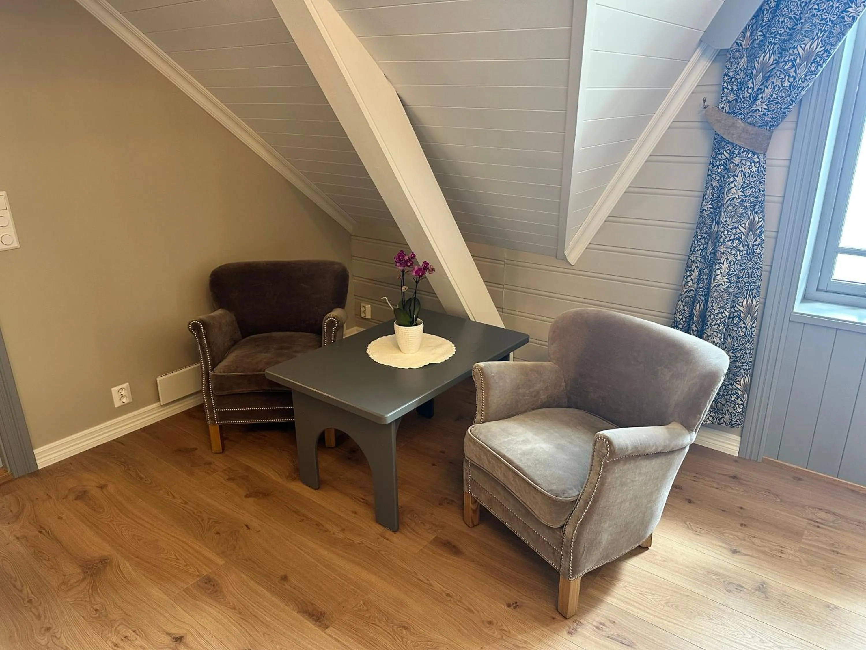 Seating area in Hofslund Fjord Hotel