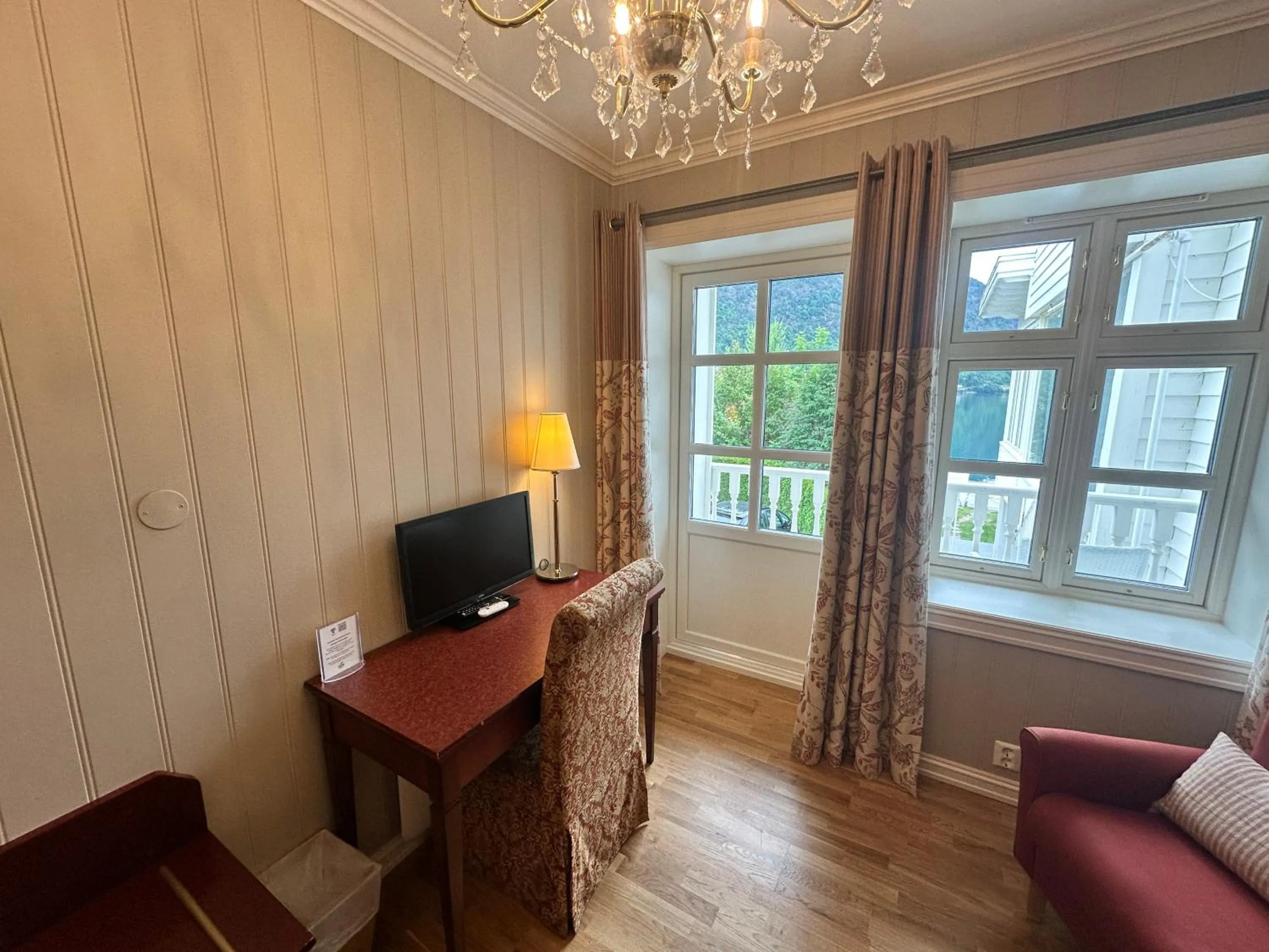 Seating area in Hofslund Fjord Hotel