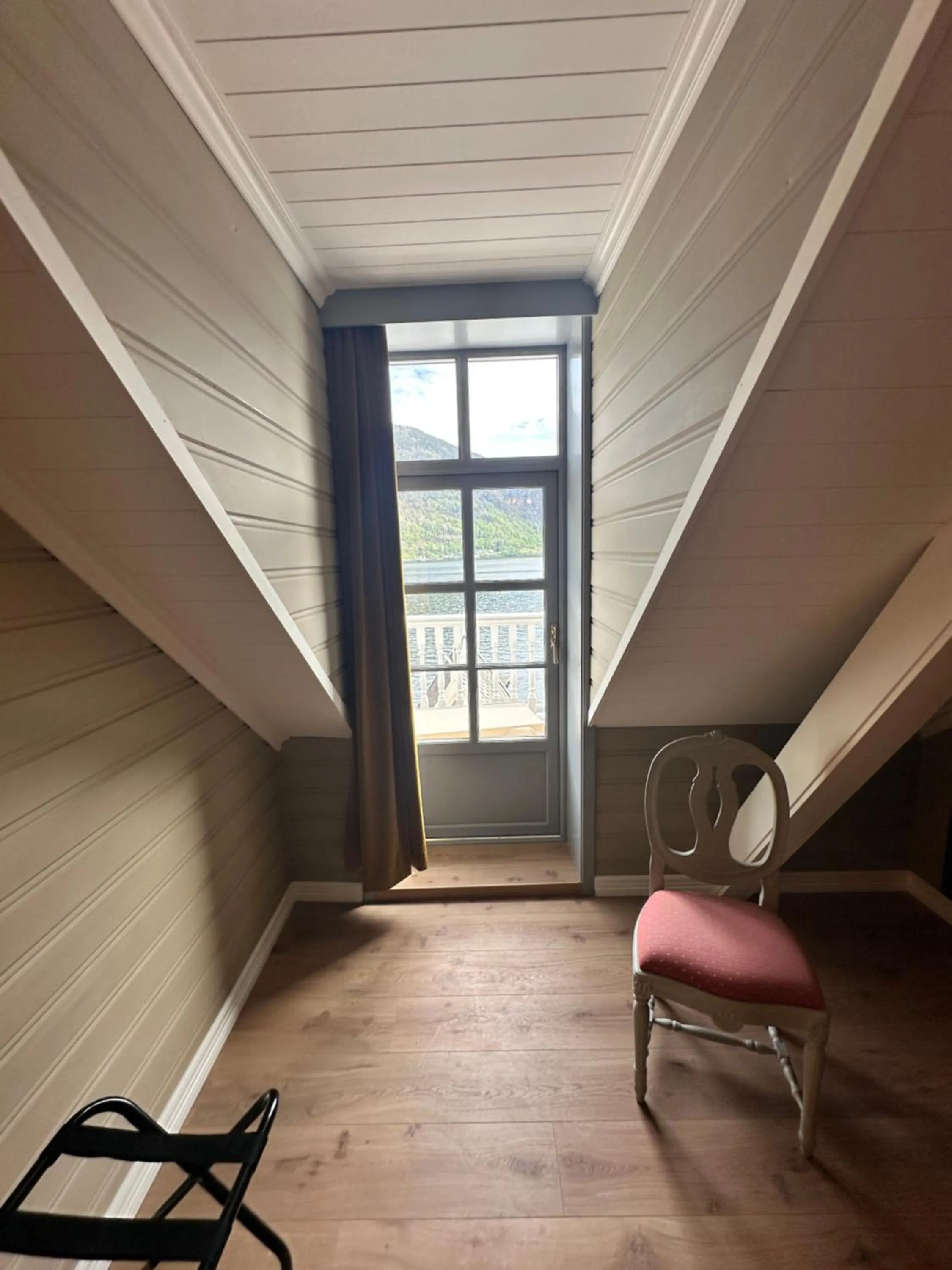 Bed in Hofslund Fjord Hotel