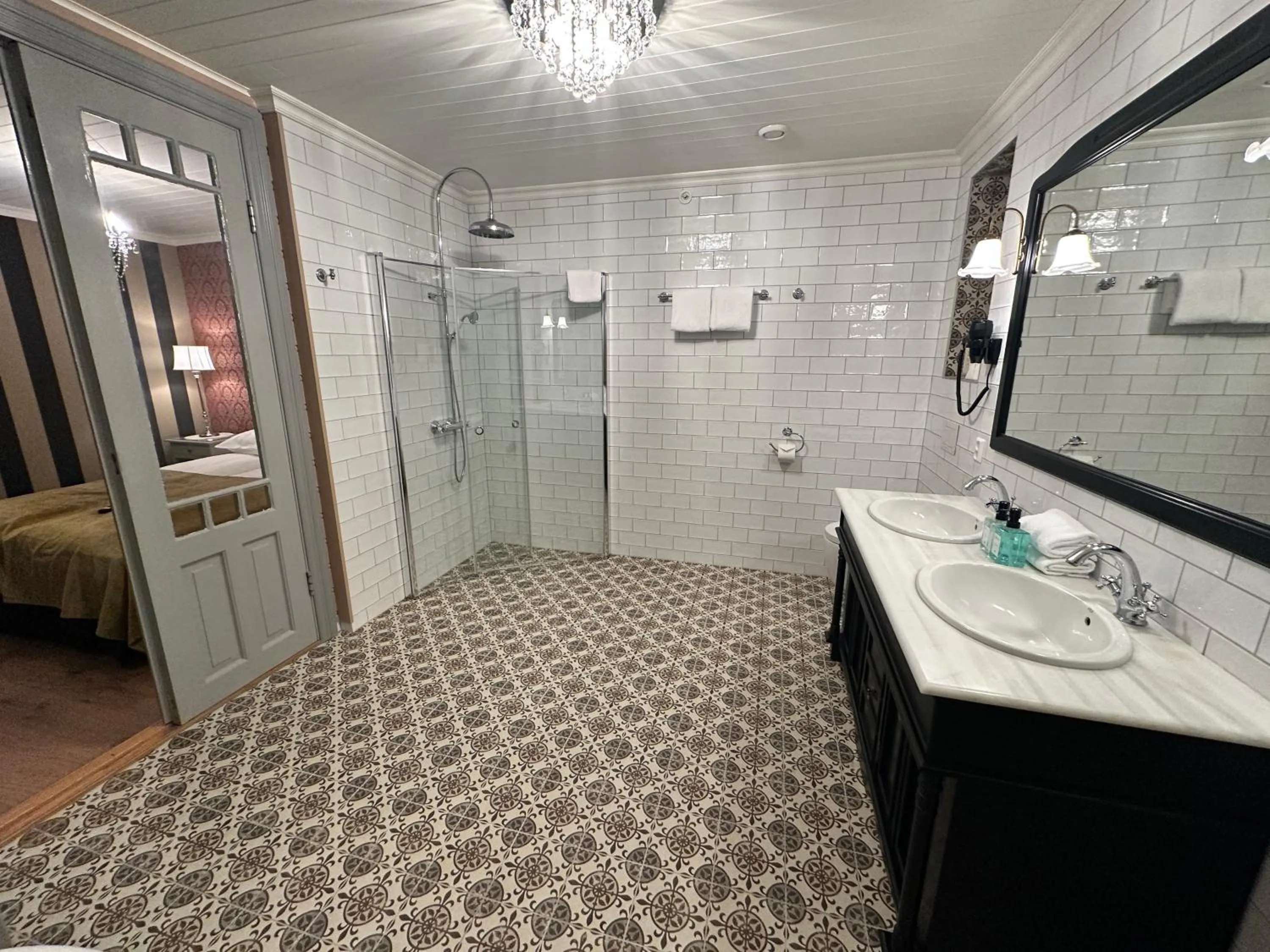 Bathroom in Hofslund Fjord Hotel