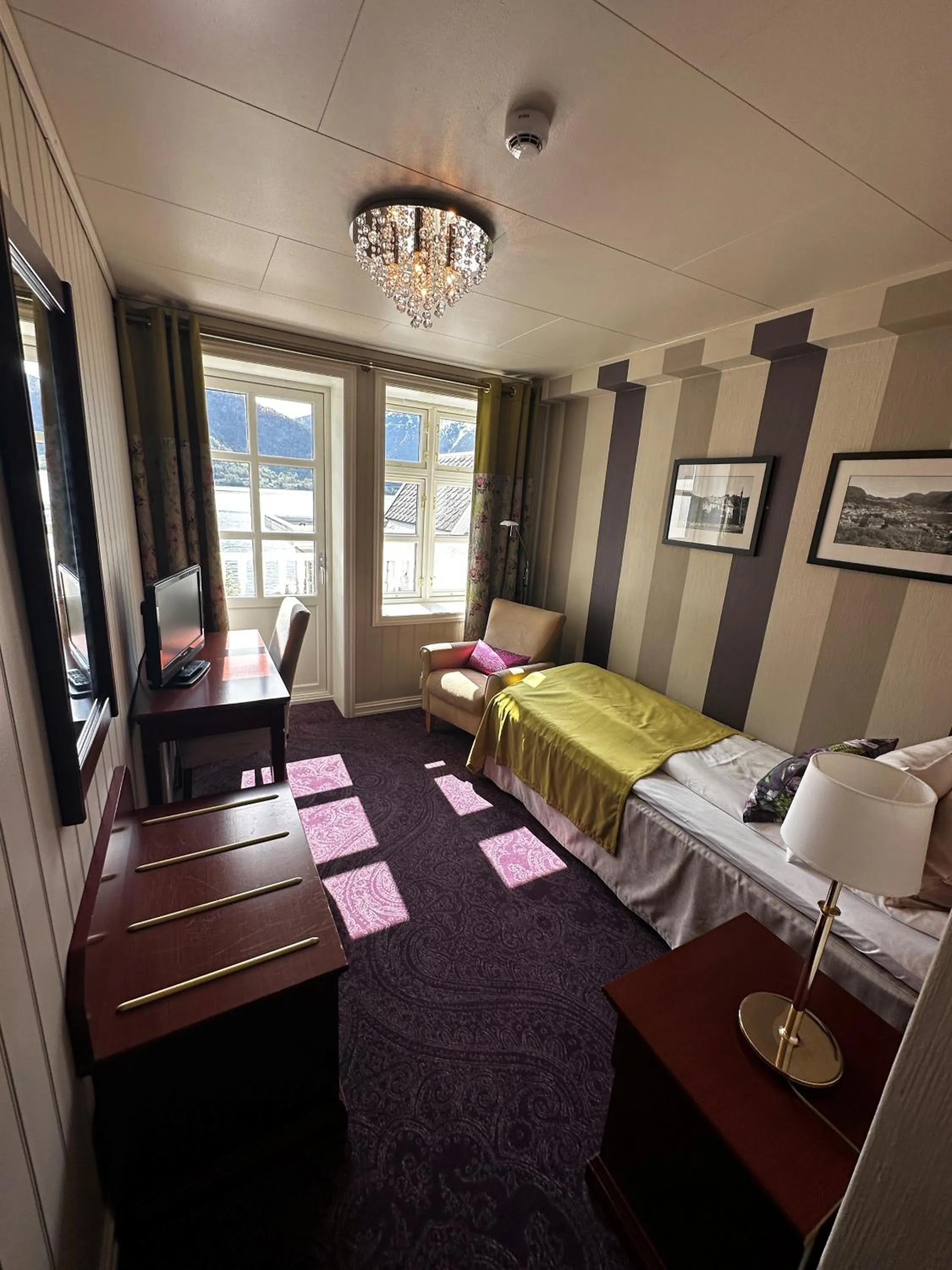 Bed in Hofslund Fjord Hotel