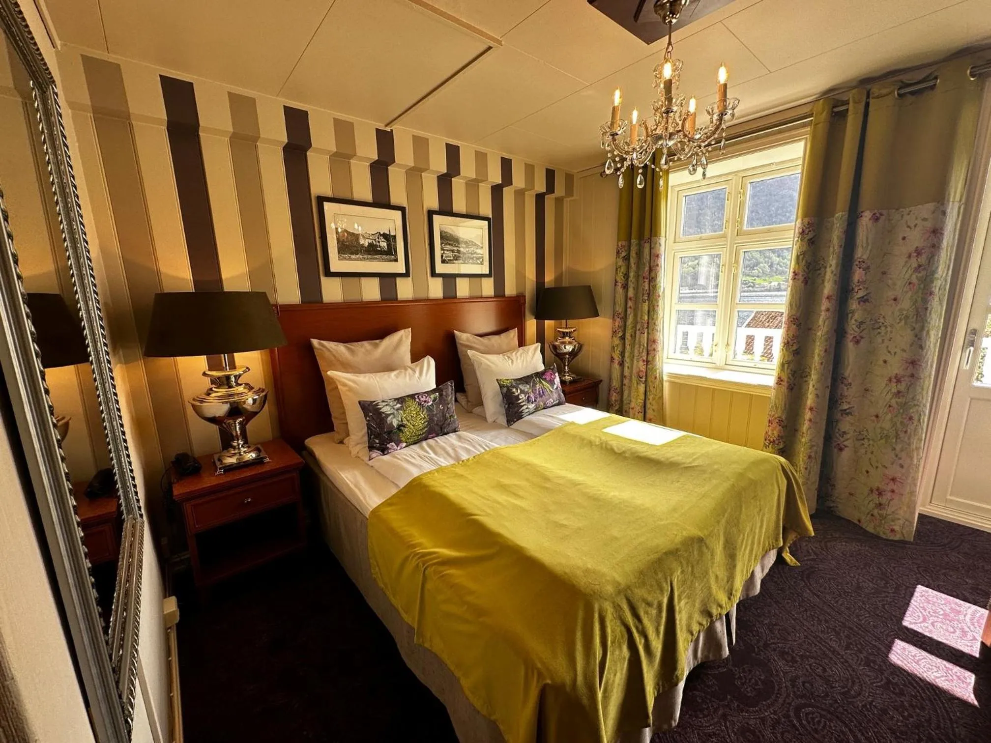 Bed in Hofslund Fjord Hotel