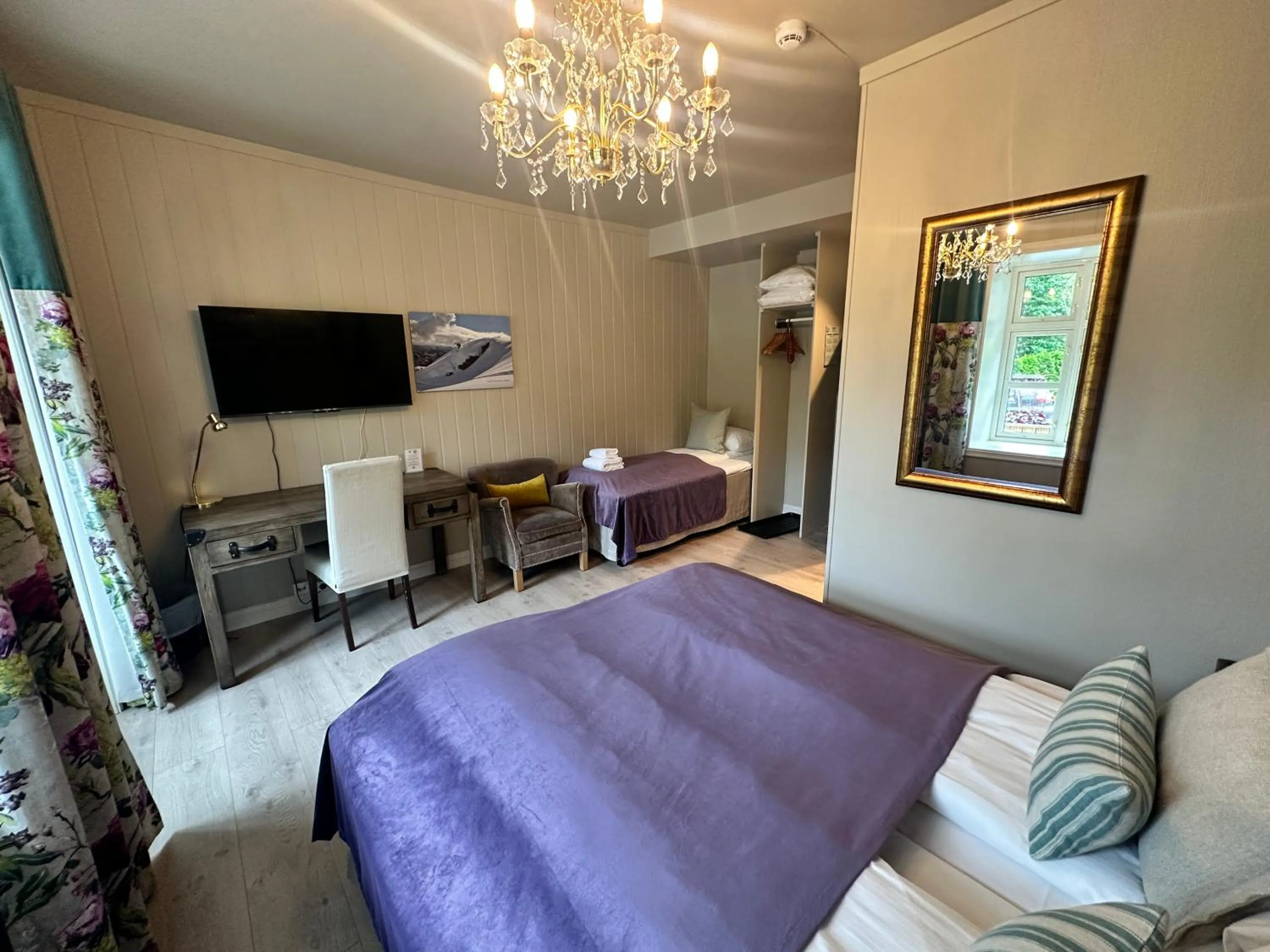 Photo of the whole room, Bed in Hofslund Fjord Hotel