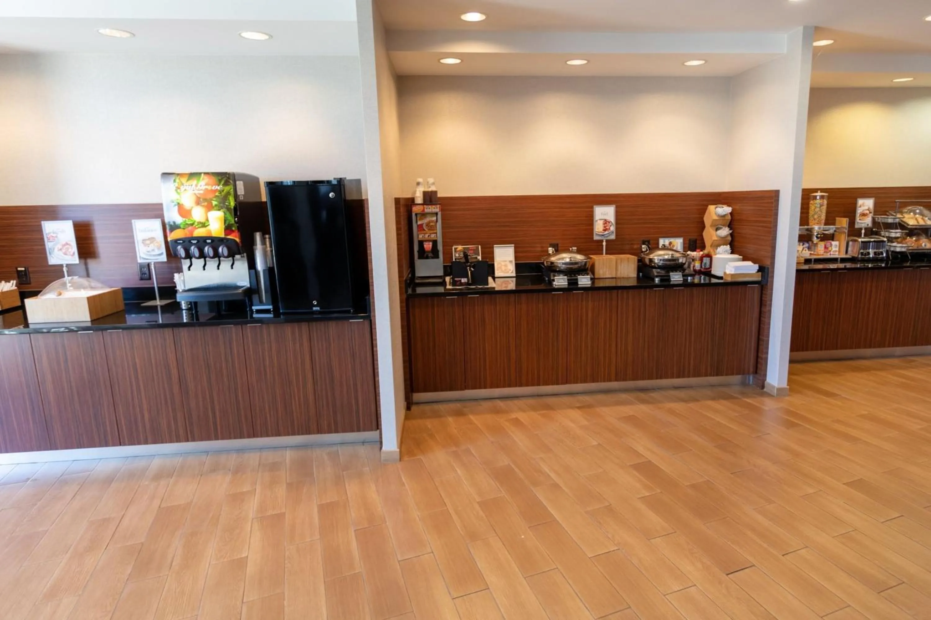 Breakfast in Fairfield Inn & Suites by Marriott Athens I-65