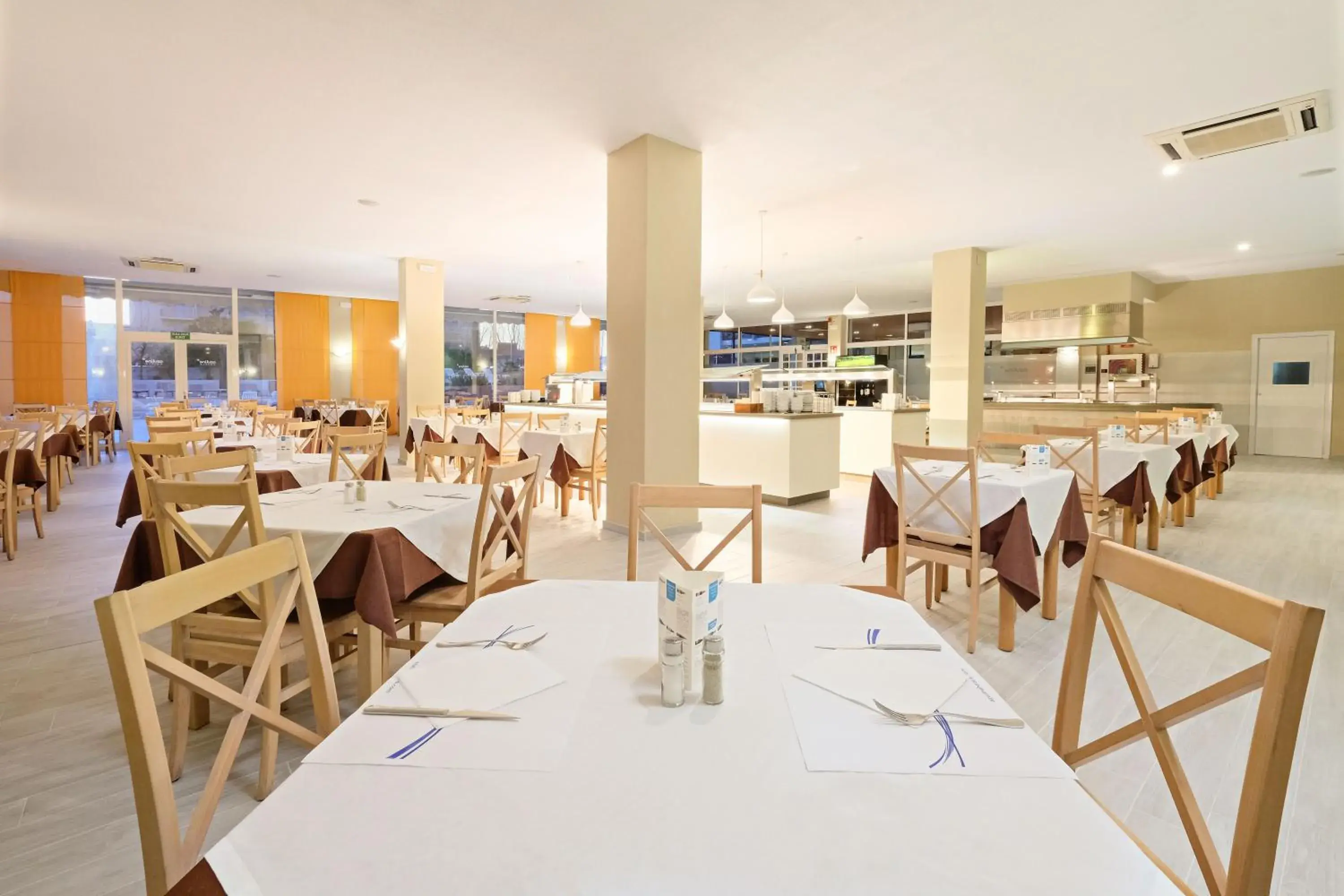 Restaurant/places to eat in azuLine Hotel Pacific Restaurant/places to eat in azuLine Hotel Pacific