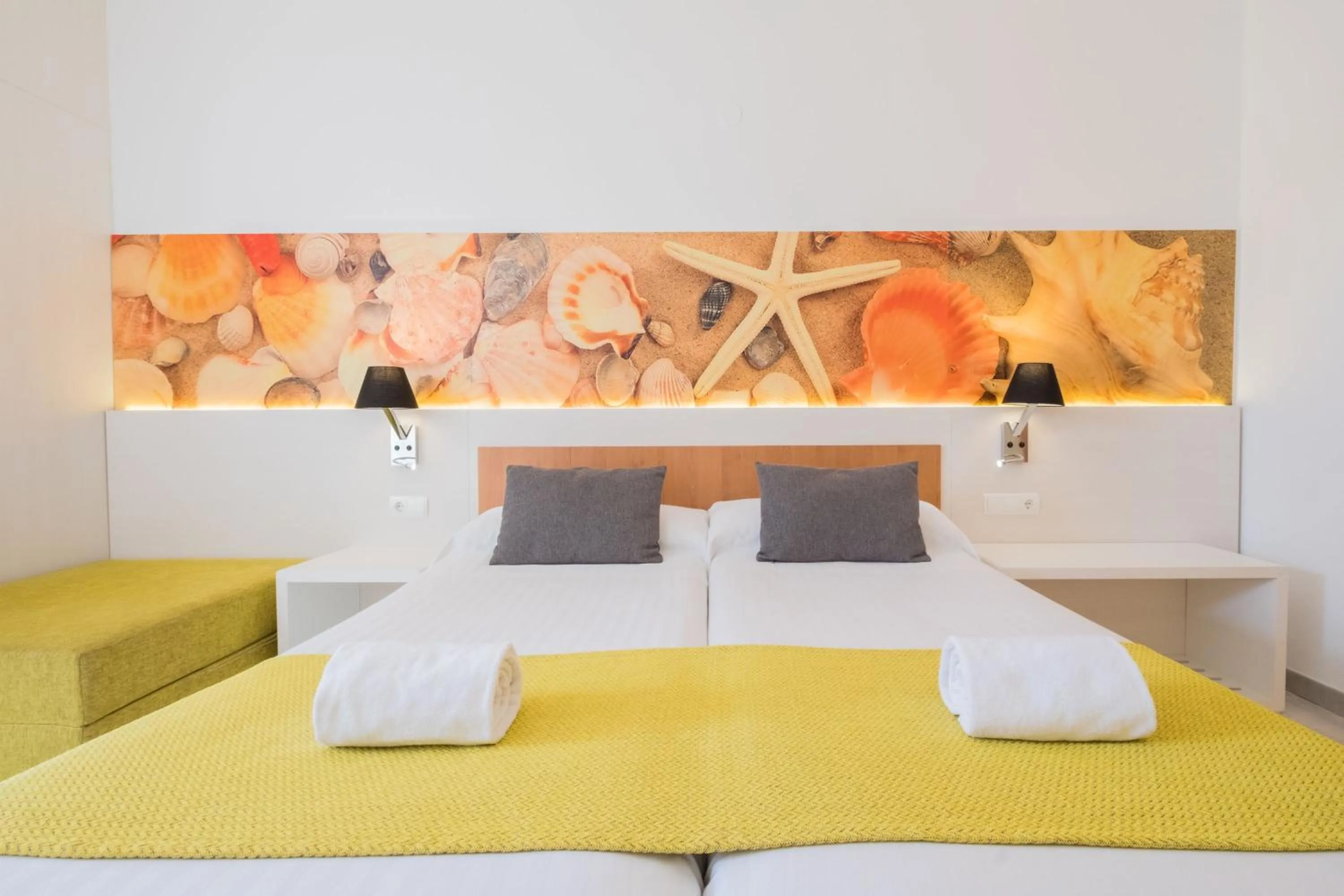 Area and facilities, Bed in azuLine Hotel Pacific