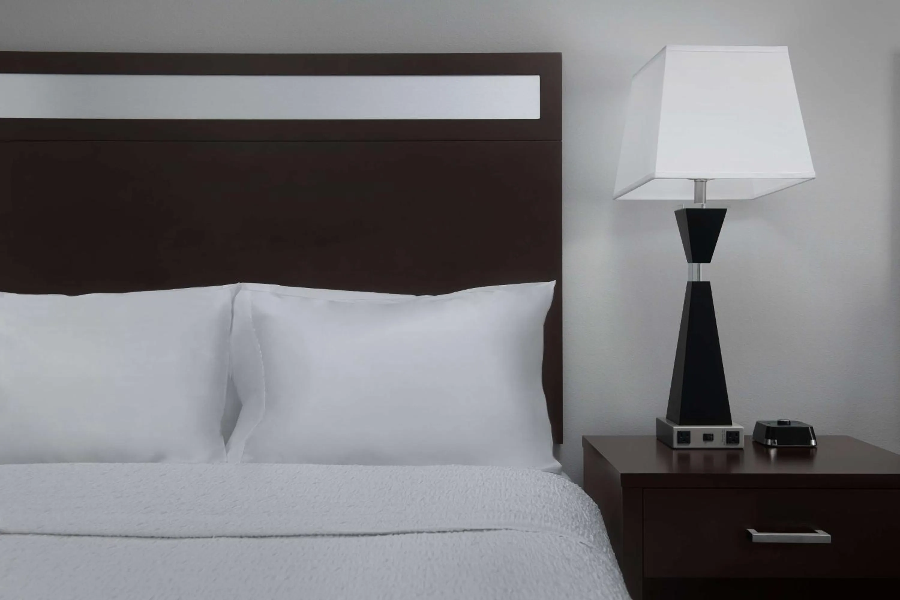 Bed in Hampton Inn Statesboro