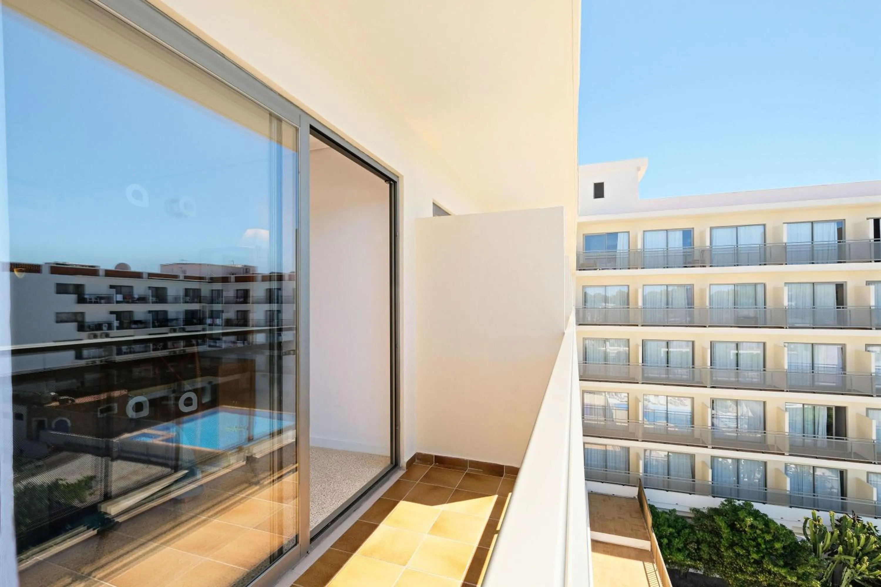 Decorative detail in azuLine Hotel S'Anfora & Fleming