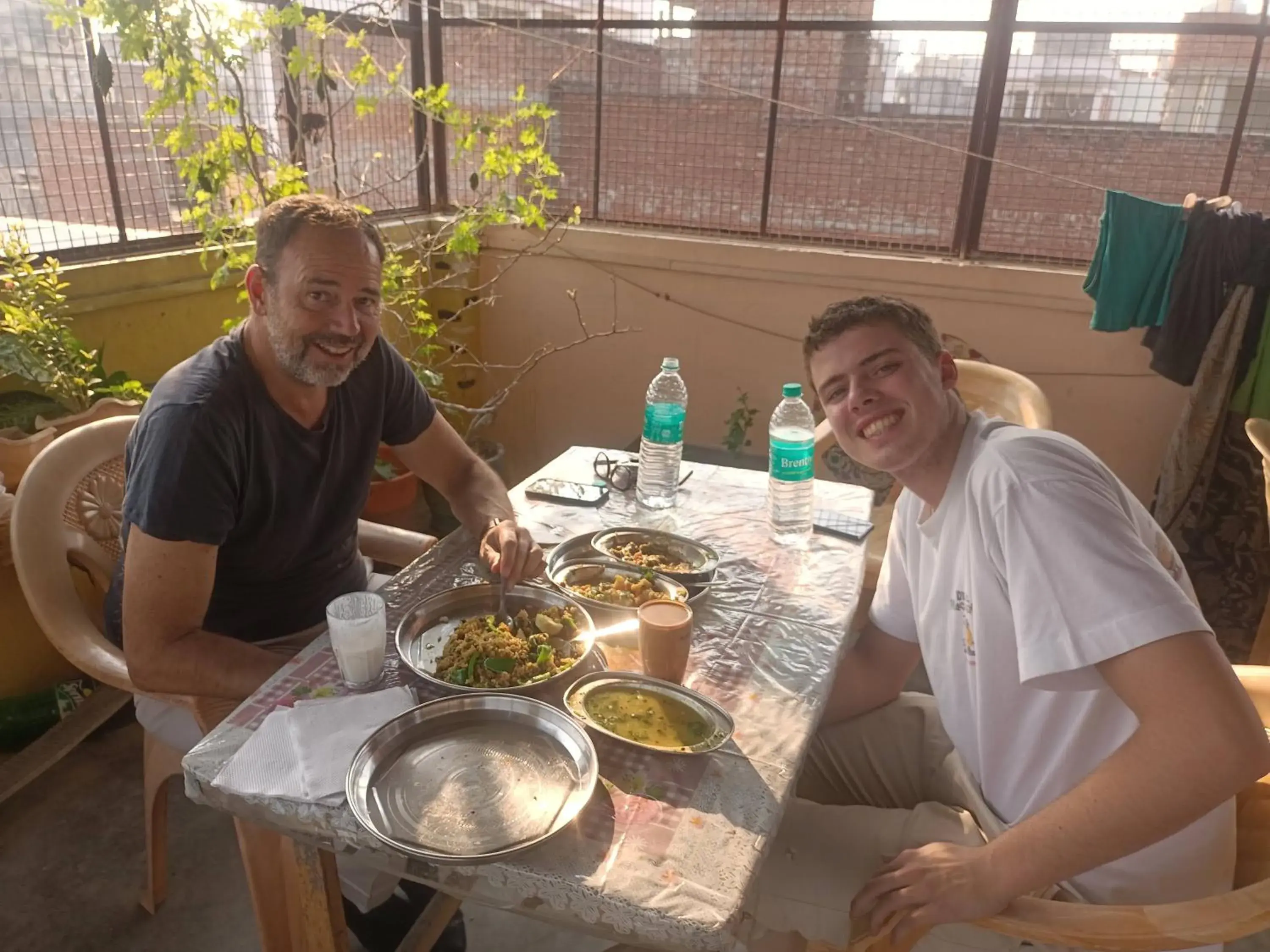 Restaurant/places to eat in Somit Paying Guest House Restaurant/places to eat in Somit Paying Guest House