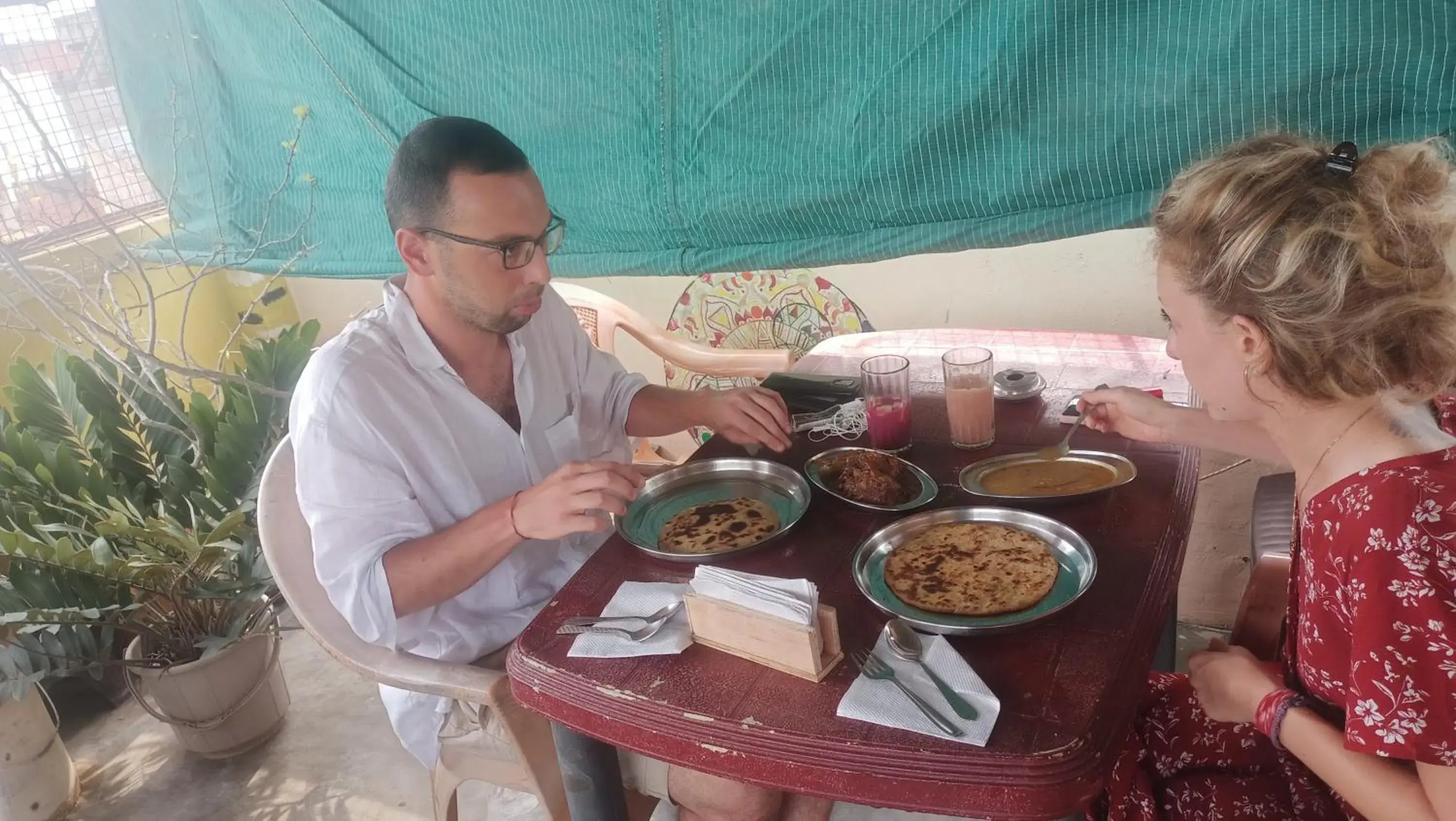 Restaurant/places to eat in Somit Paying Guest House Restaurant/places to eat in Somit Paying Guest House