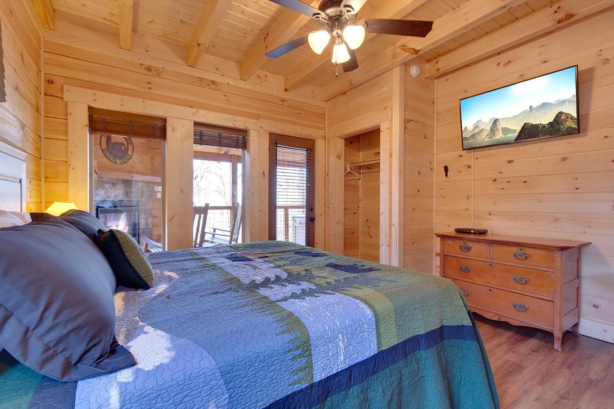 Bedroom, Bed in Back to Nature