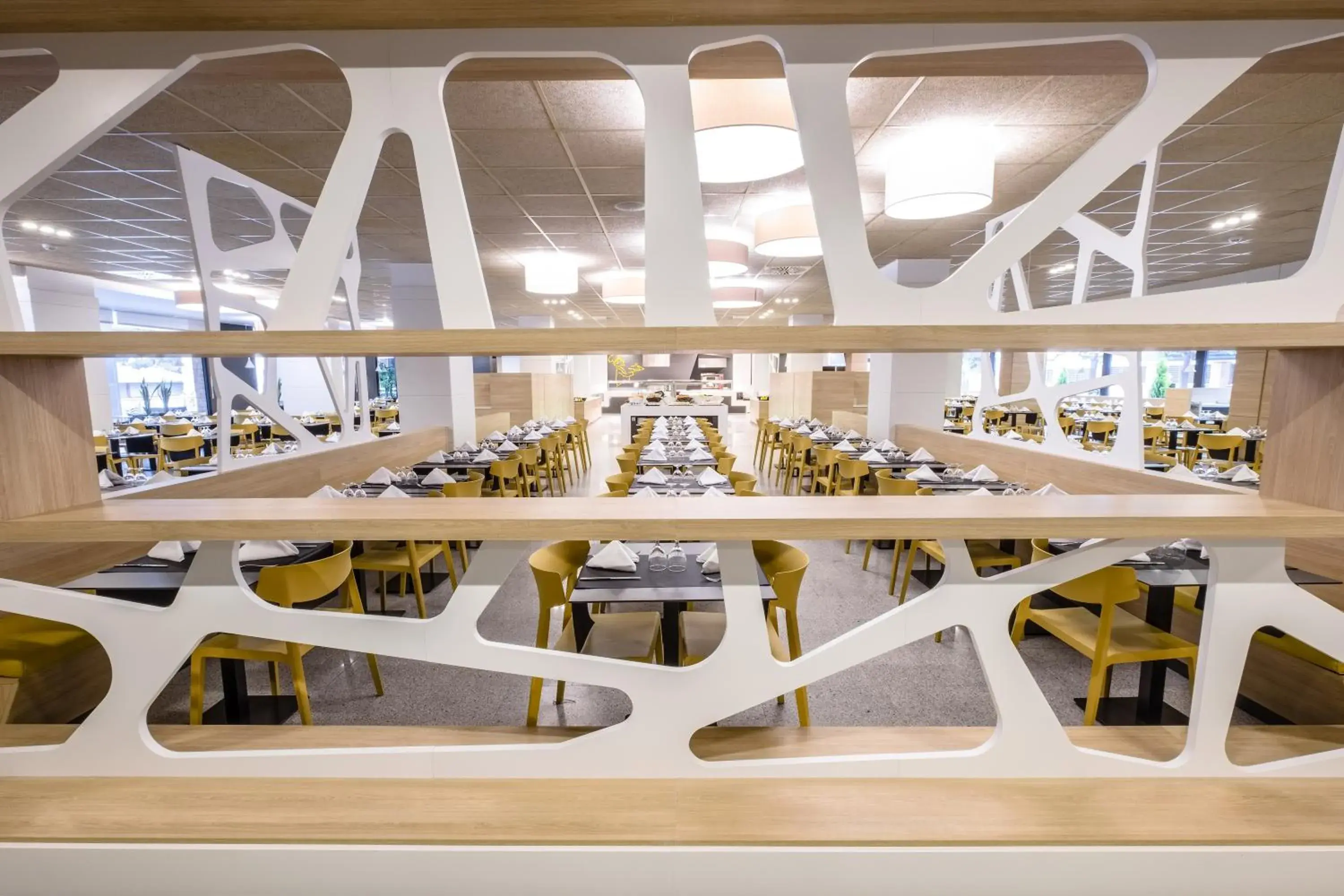 Restaurant/places to eat in Hotel California Garden Restaurant/places to eat in Hotel California Garden