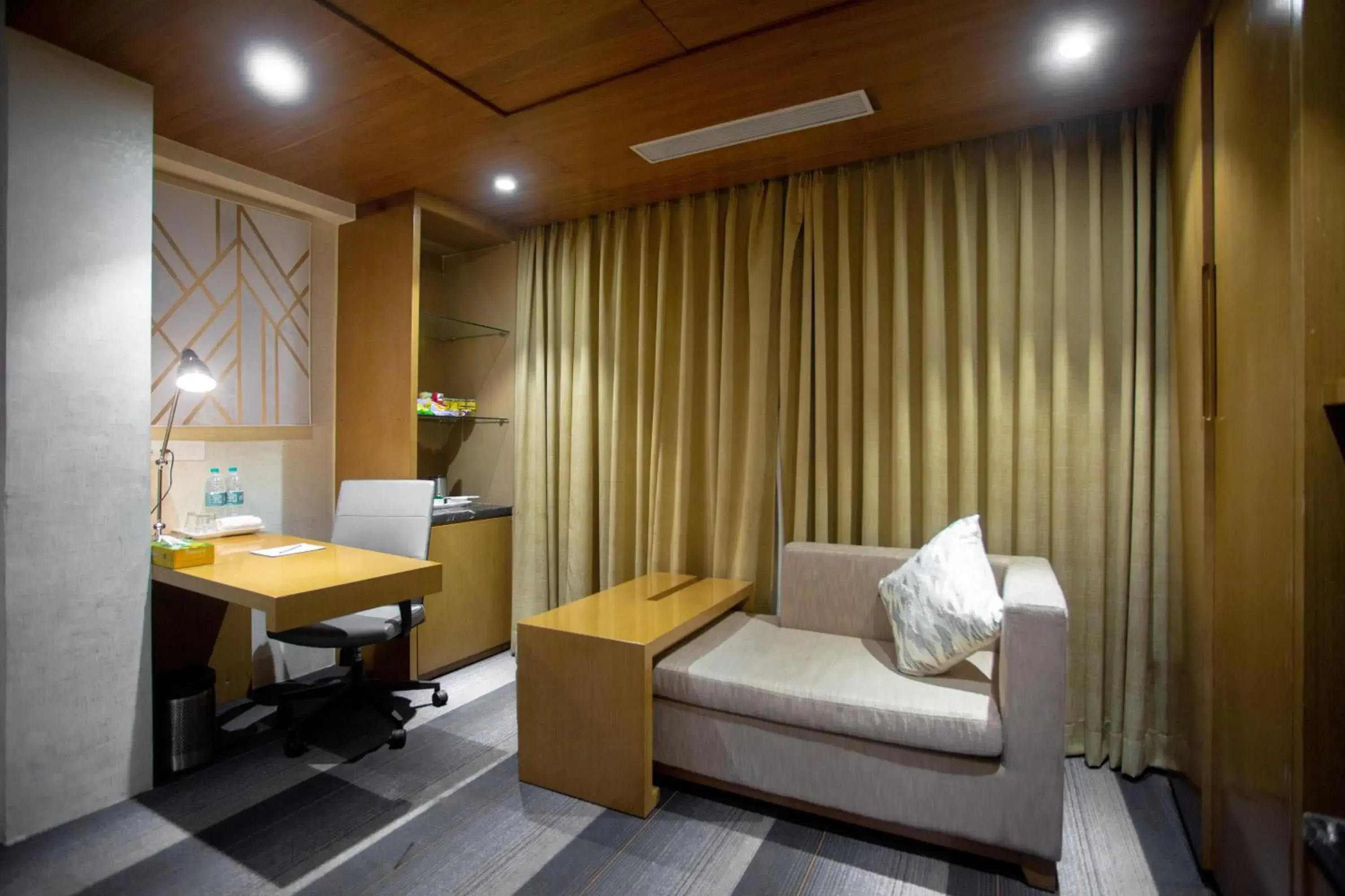 Living room, Bed in Citadel Hotel By Vinnca Living room, Bed in Citadel Hotel By Vinnca