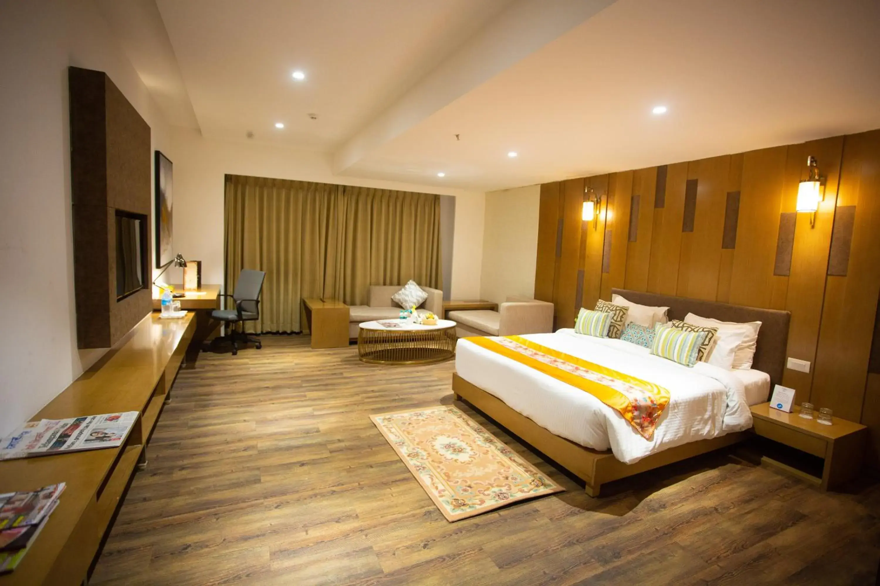 Photo of the whole room, Bed in Citadel Hotel By Vinnca Photo of the whole room, Bed in Citadel Hotel By Vinnca