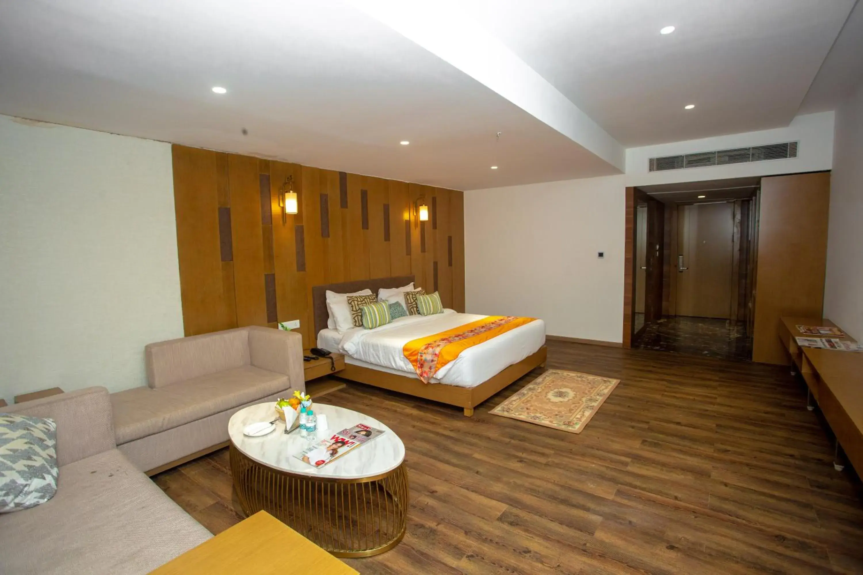 Photo of the whole room, Bed in Citadel Hotel By Vinnca Photo of the whole room, Bed in Citadel Hotel By Vinnca