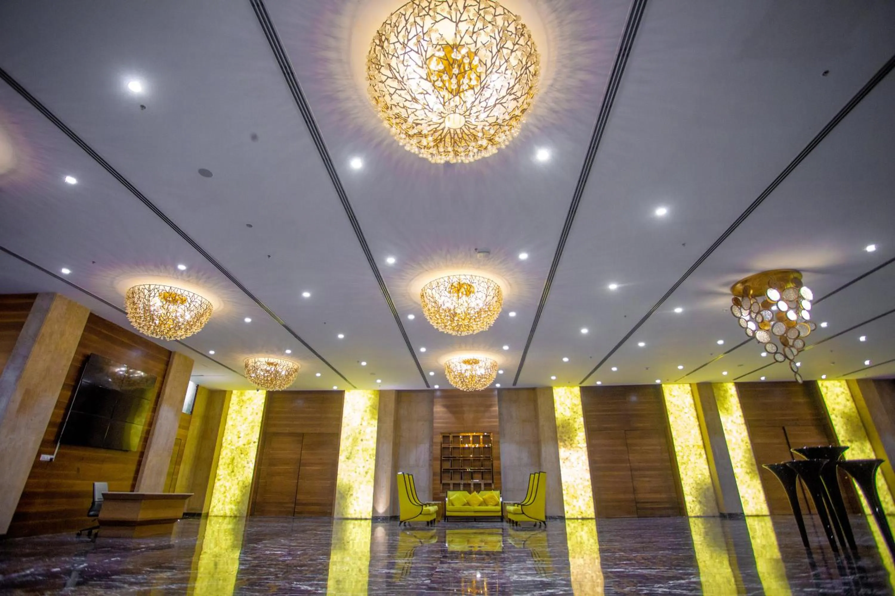 Lobby or reception in Citadel Hotel By Vinnca