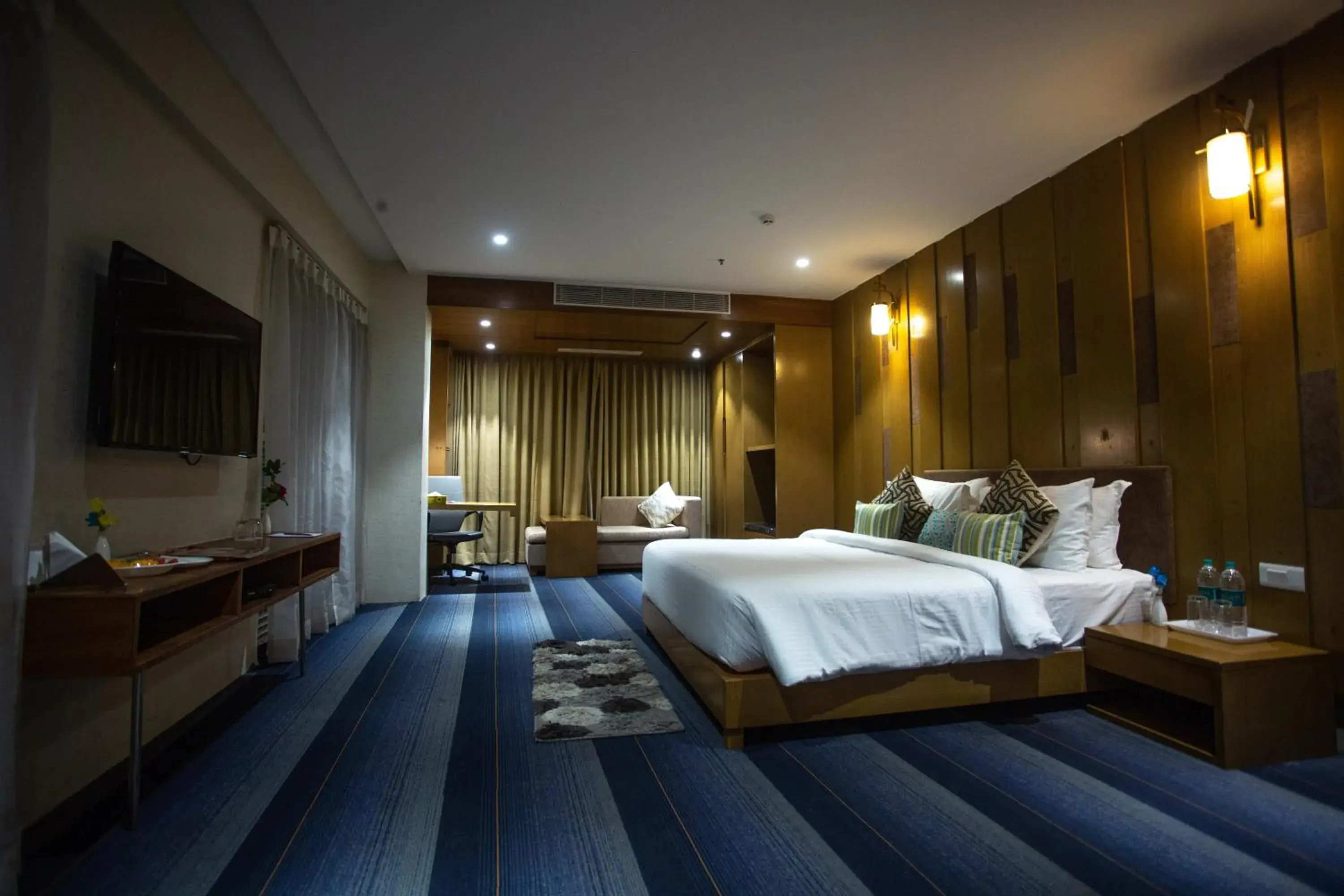 Property building, Bed in Citadel Hotel By Vinnca Property building, Bed in Citadel Hotel By Vinnca