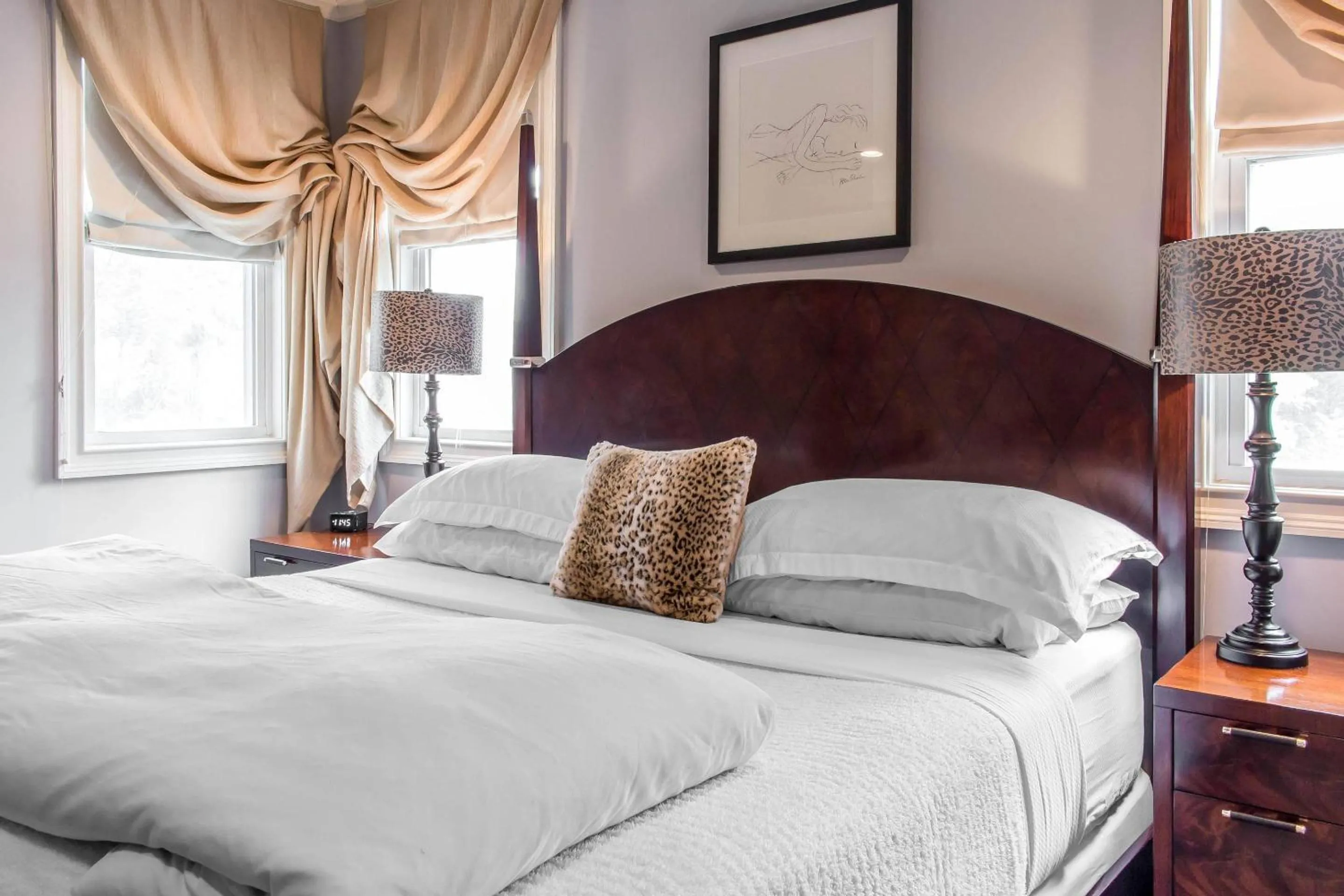 Bedroom, Bed in The Peacock Inn, an Ascend Collection Hotel