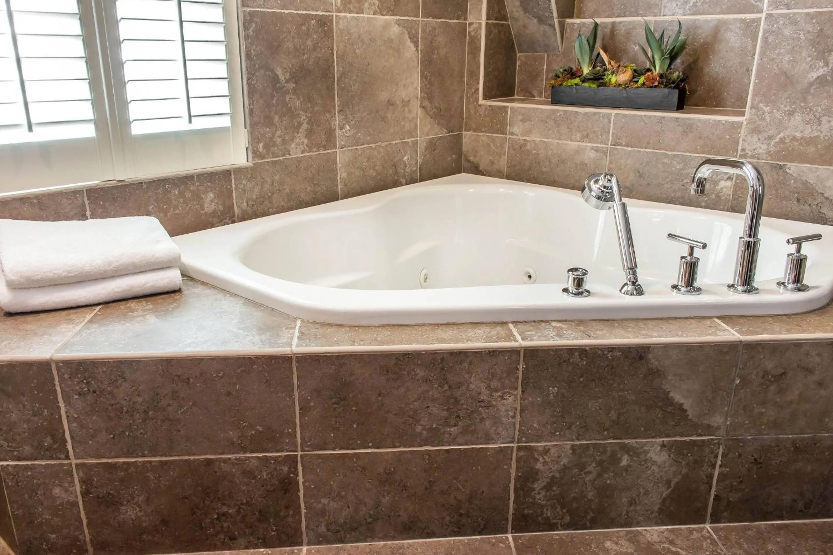 Bedroom in The Peacock Inn, an Ascend Collection Hotel