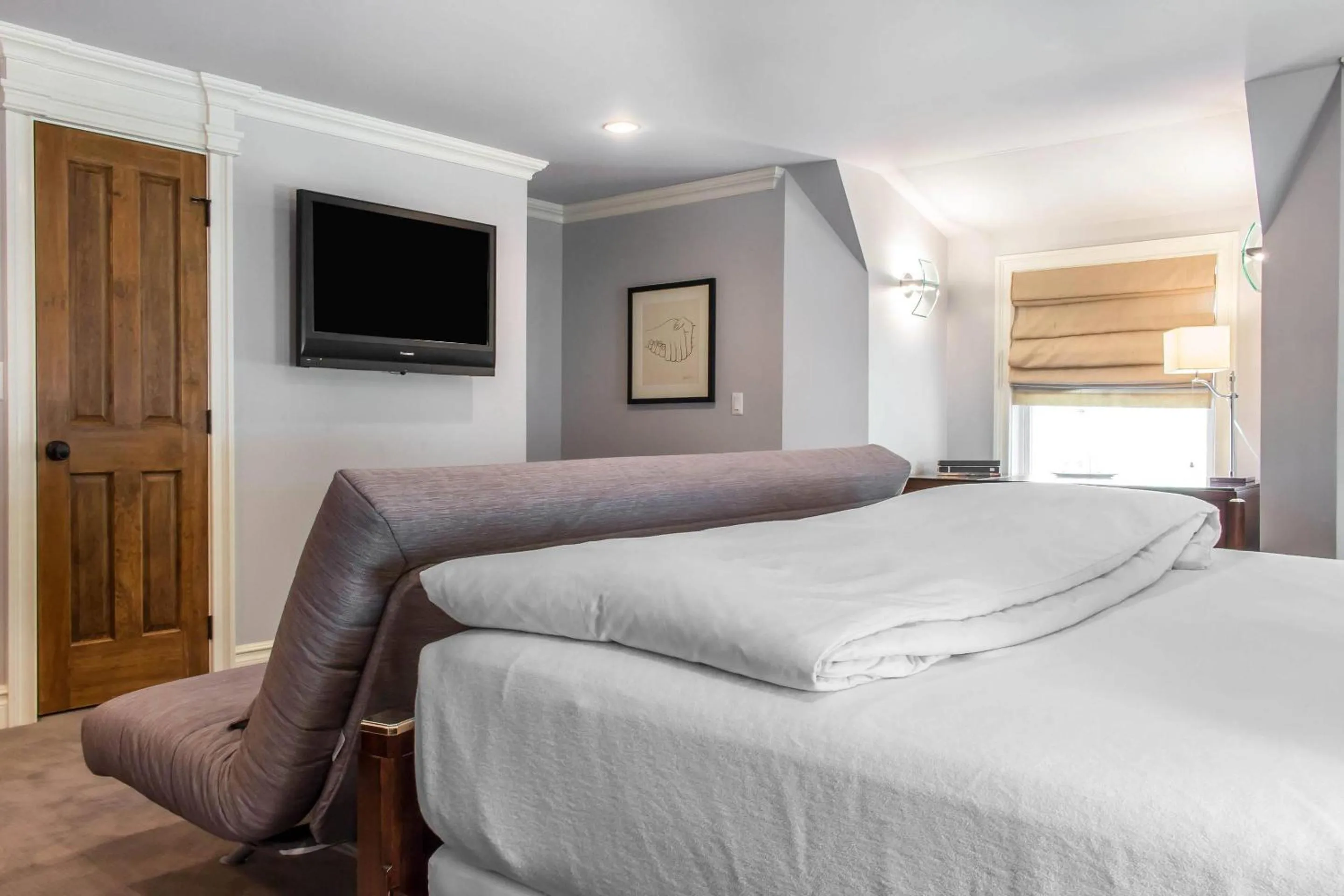 Bedroom, Bed in The Peacock Inn, an Ascend Collection Hotel