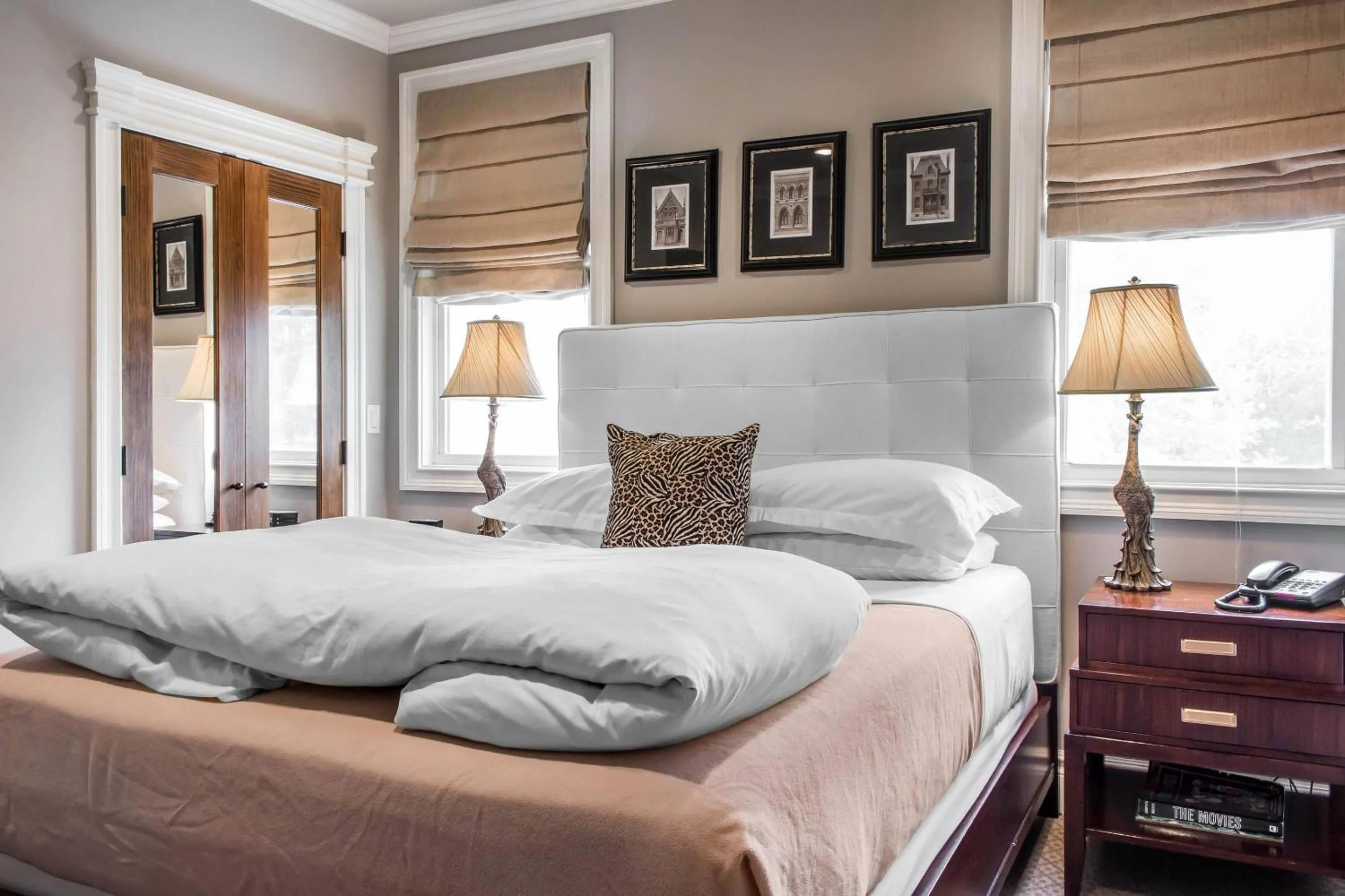 Bedroom, Bed in The Peacock Inn, an Ascend Collection Hotel