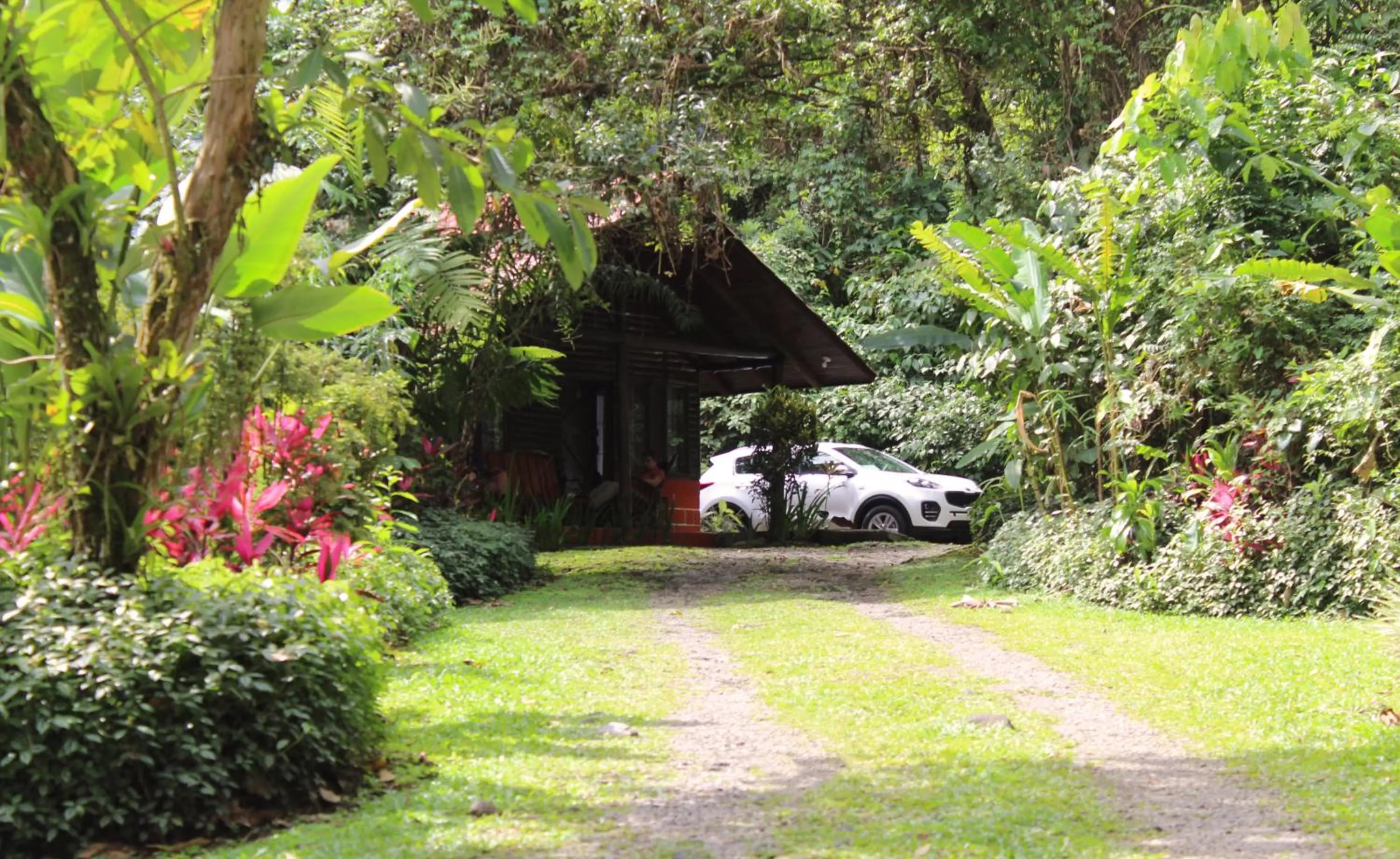 Parking in Arenal Oasis Eco Lodge & Wildlife Refuge