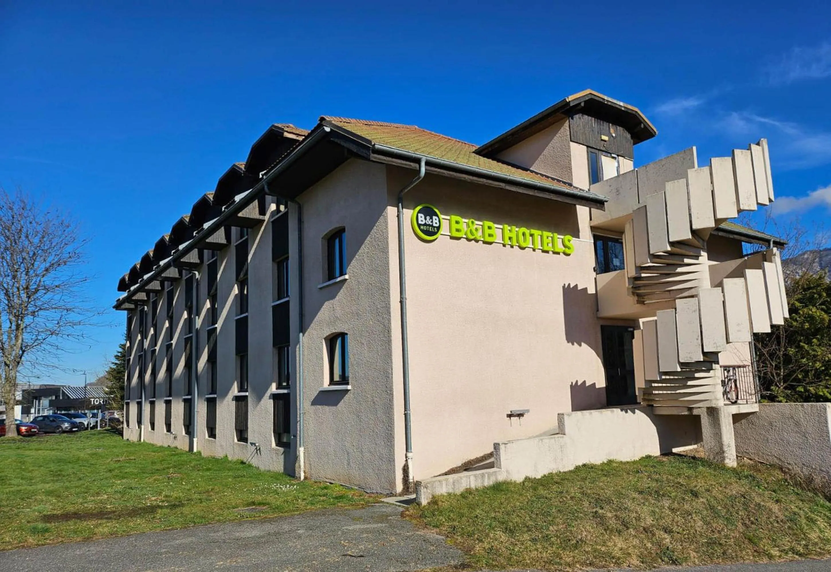 Property building in B&B HOTEL Saint-Pierre-en-Faucigny Bonneville