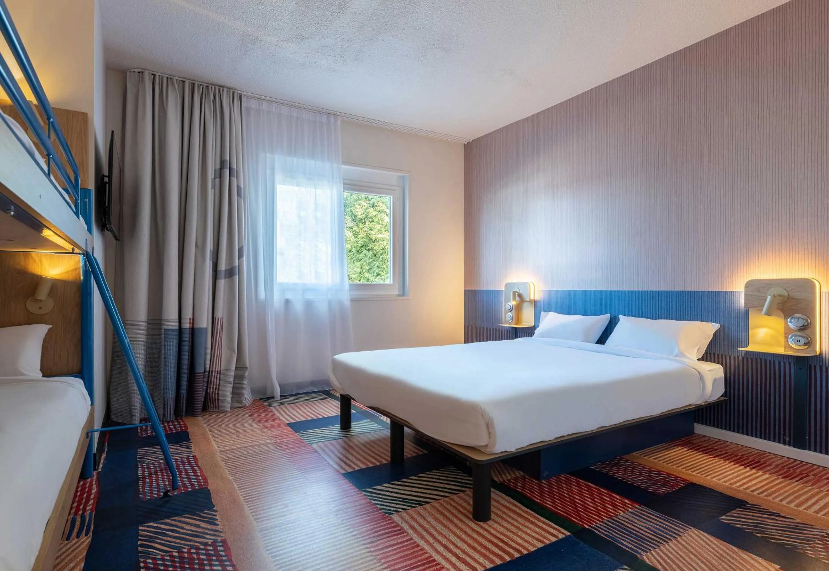 Bedroom, Bed in B&B HOTEL Saint-Pierre-en-Faucigny Bonneville