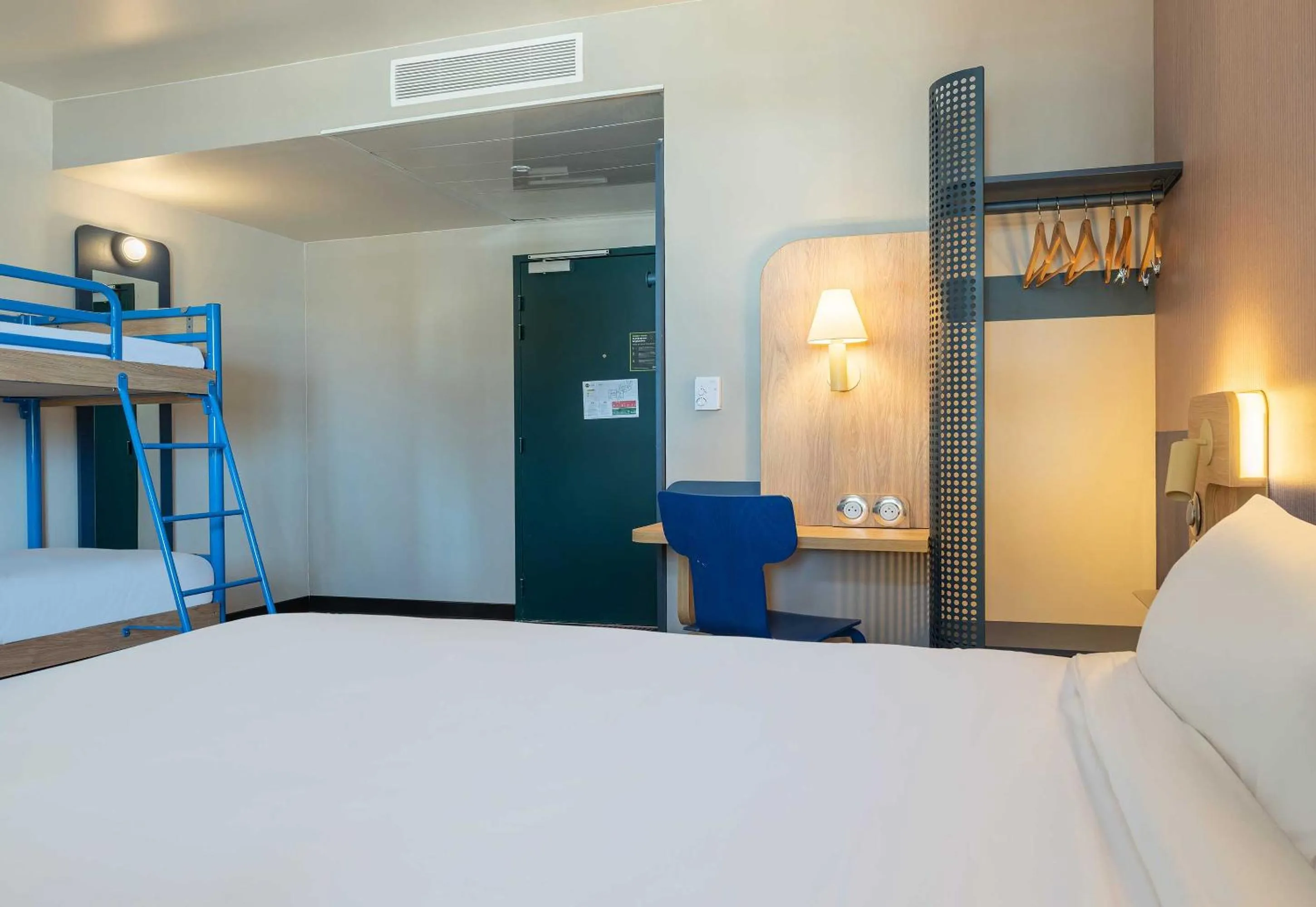 Photo of the whole room, Bed in B&B HOTEL Saint-Pierre-en-Faucigny Bonneville