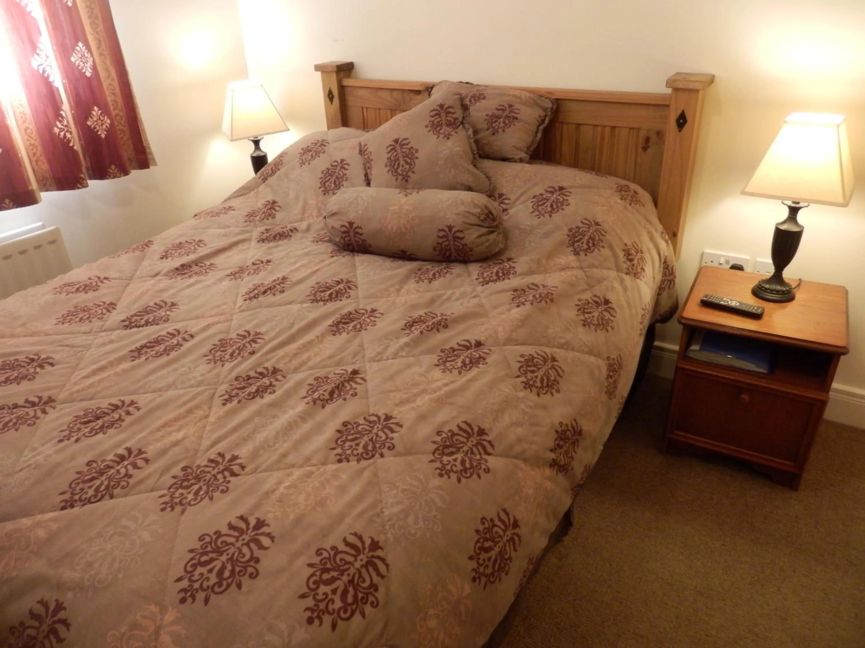Bed in Causeway tavern bed & breakfast