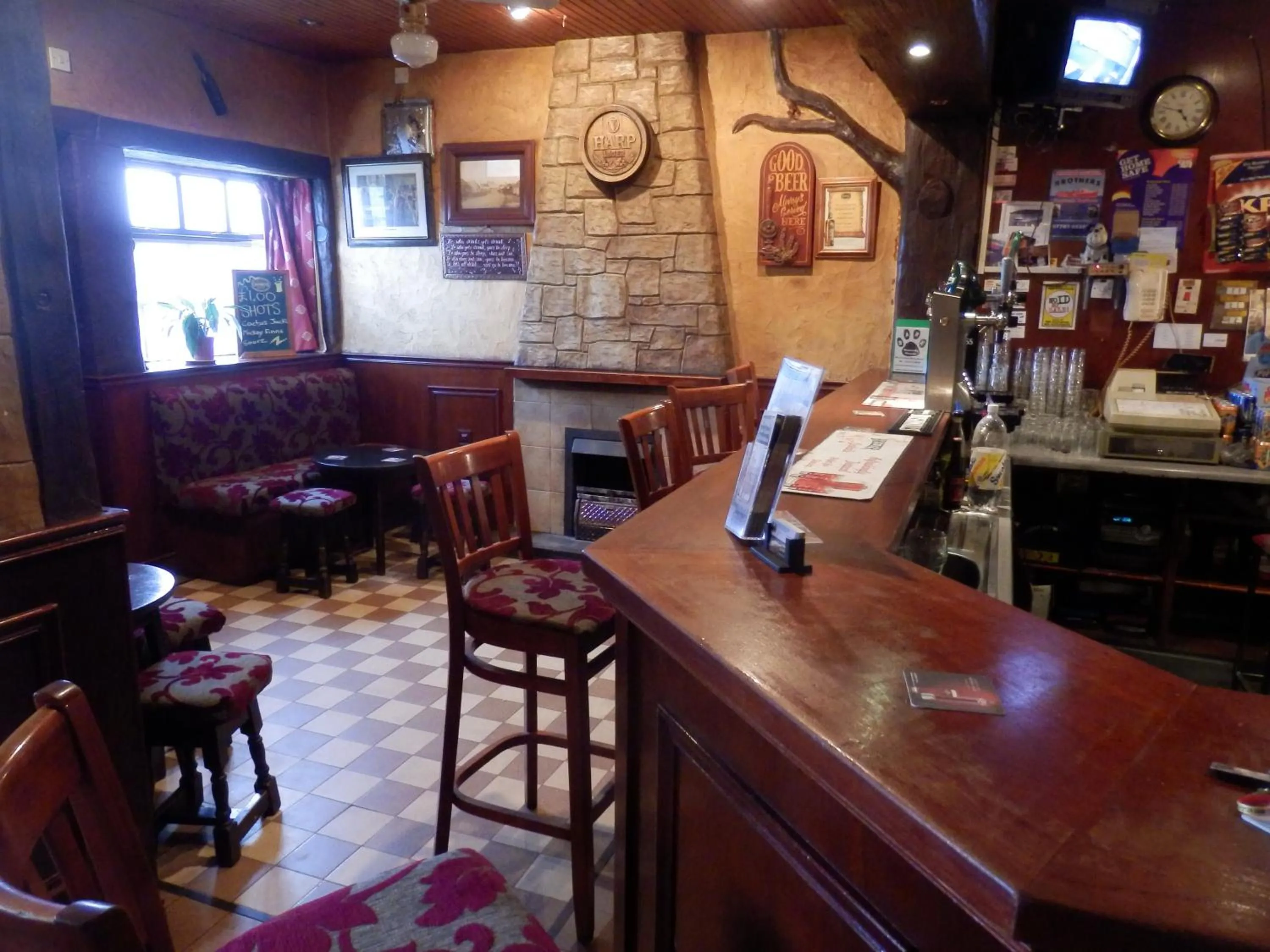 Property building in Causeway tavern bed & breakfast