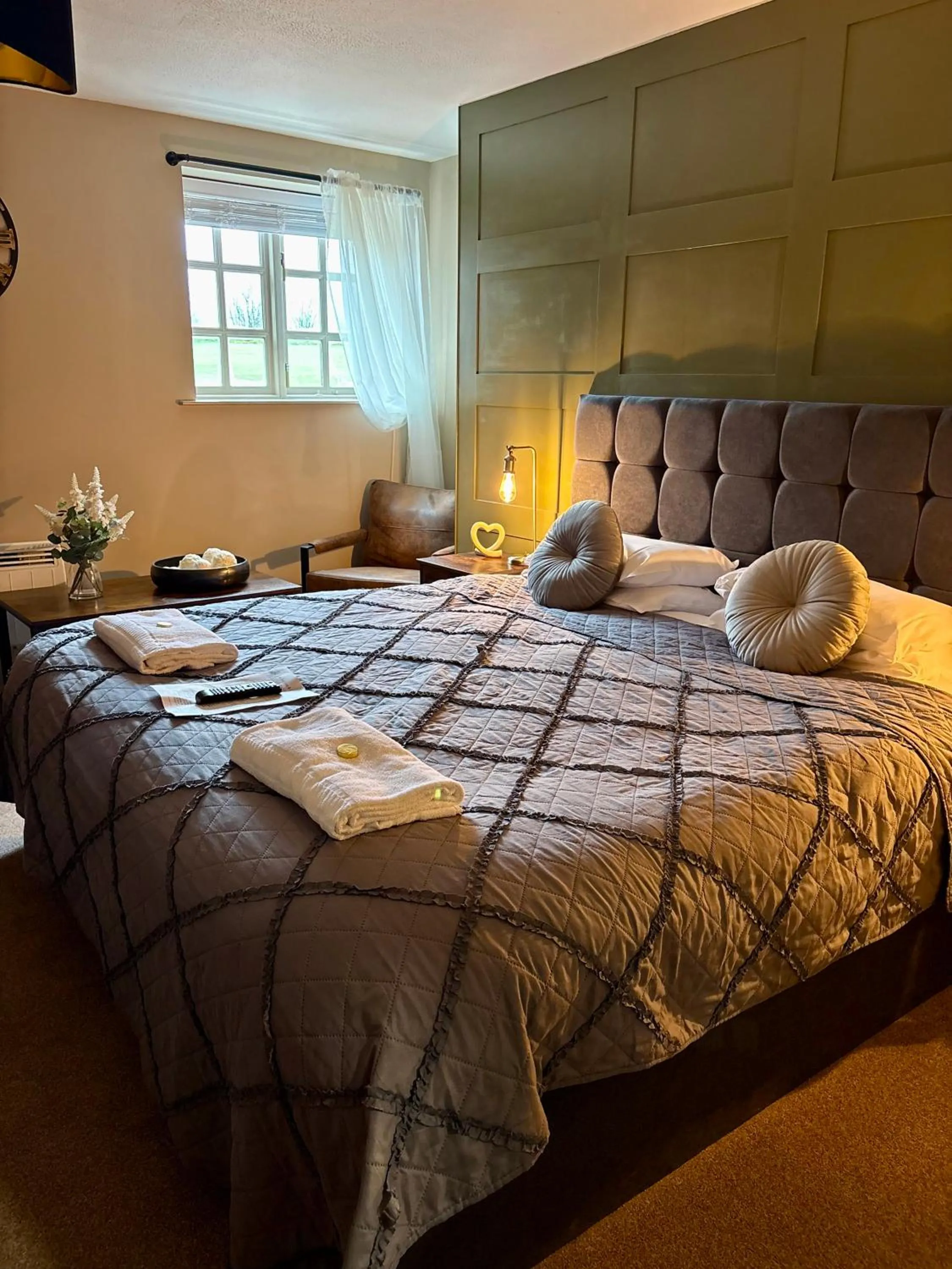 Bed in The Red Lion & Cellar Room, Betchworth