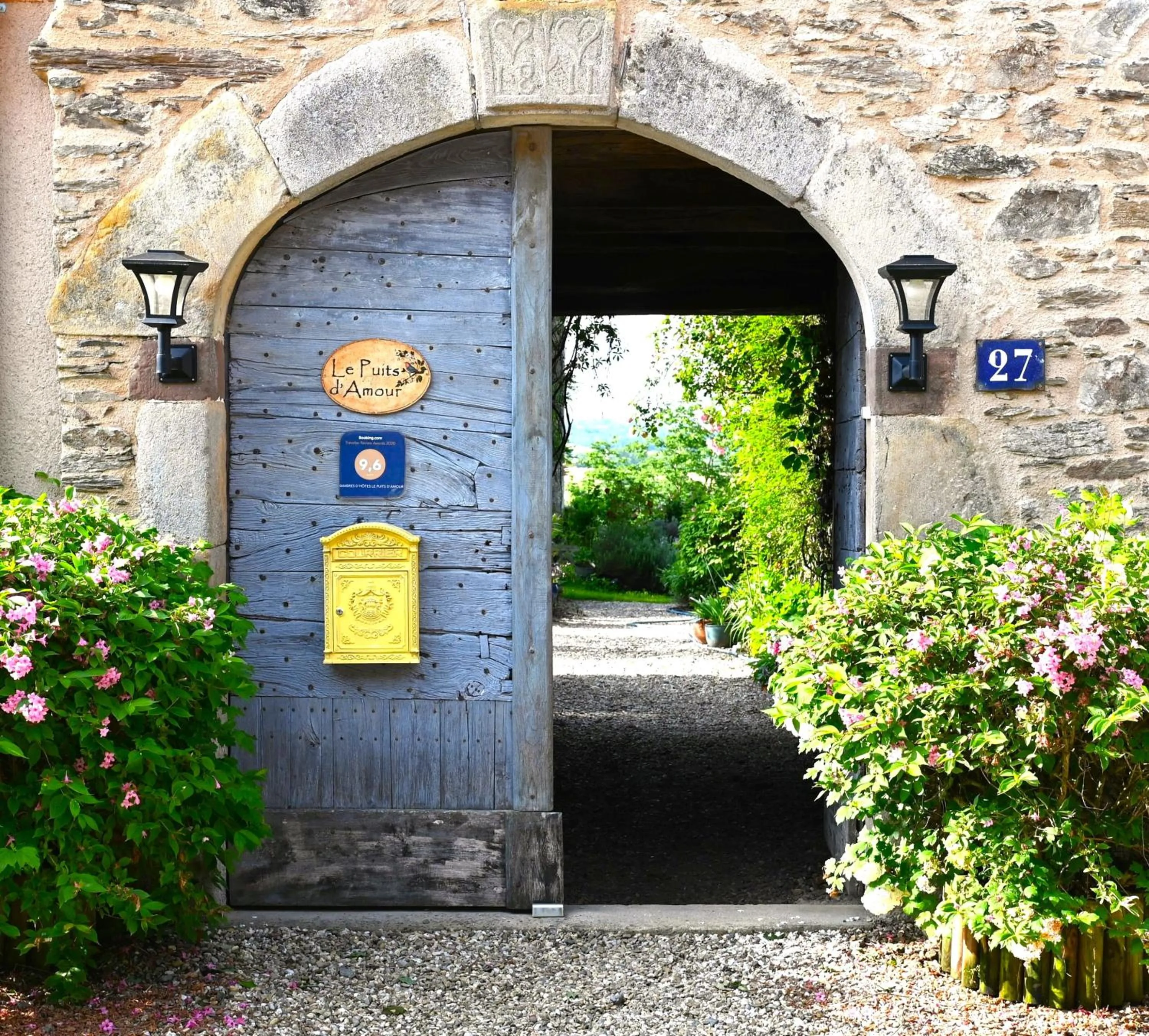 Facade/entrance in Chambres d'Hôtes Le Puits d'Amour