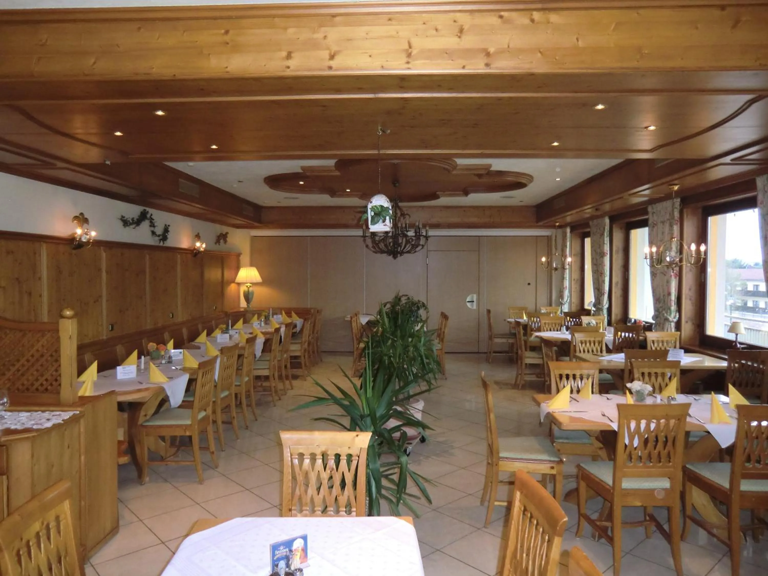Restaurant/places to eat in Hotel Schlossgarten
