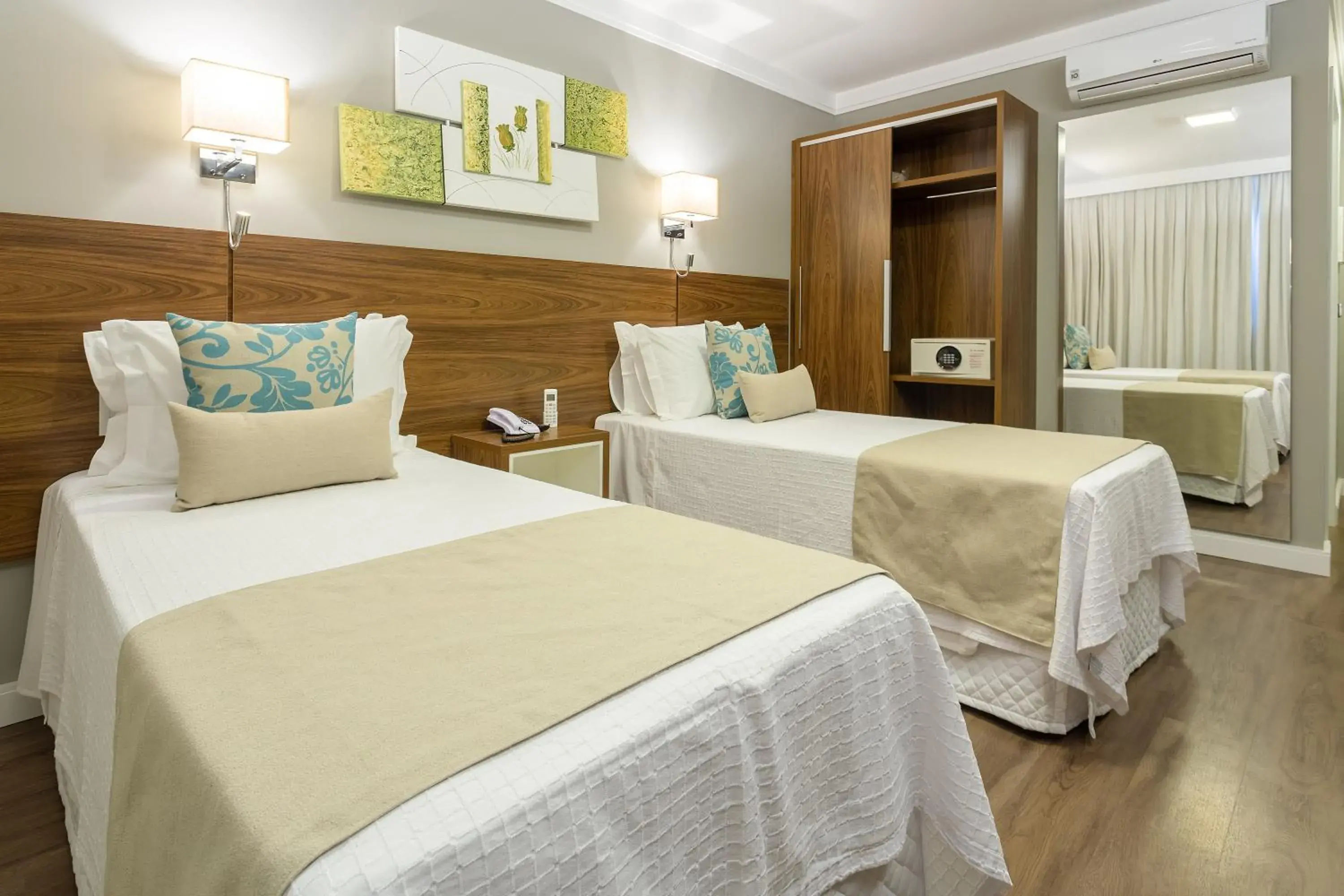 Deluxe Twin Room - single occupancy in Hotel Villa Fiori Deluxe Twin Room - single occupancy in Hotel Villa Fiori