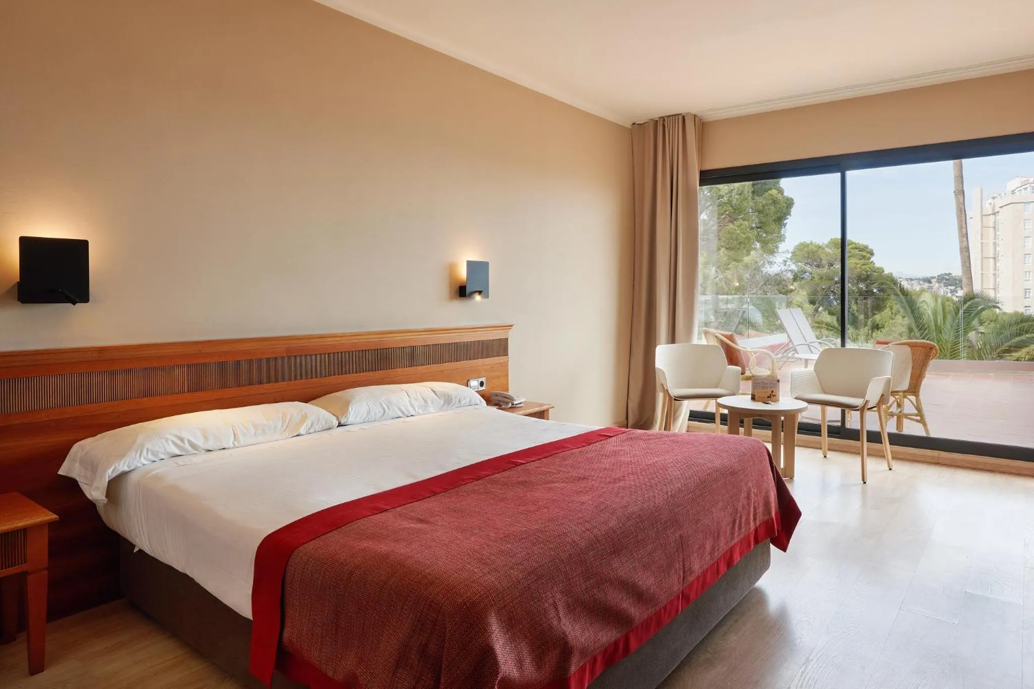 Bedroom, Bed in Bonanza Park Hotel by Olivia Hotels Collection
