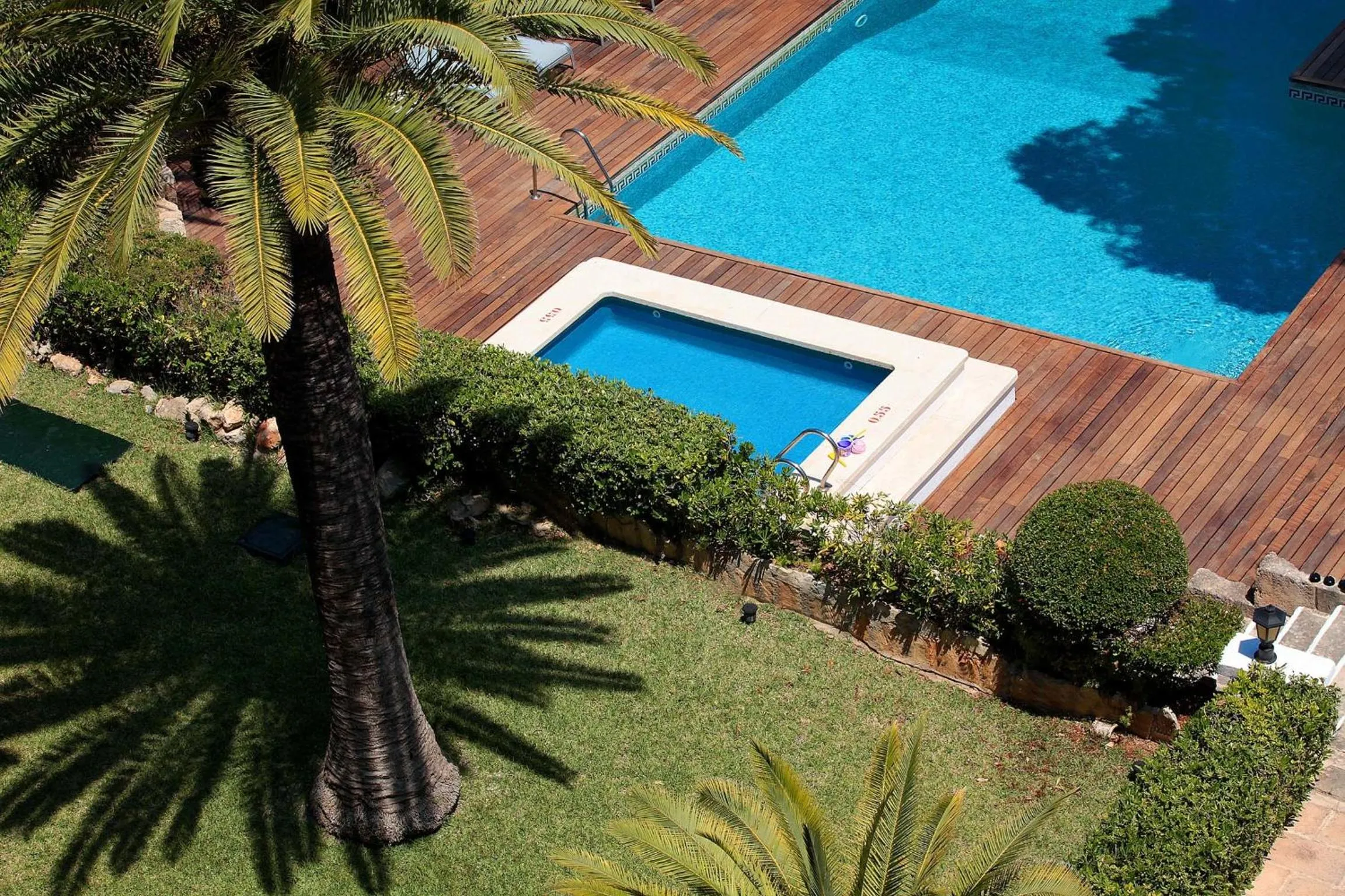 Swimming pool in Bonanza Park Hotel by Olivia Hotels Collection