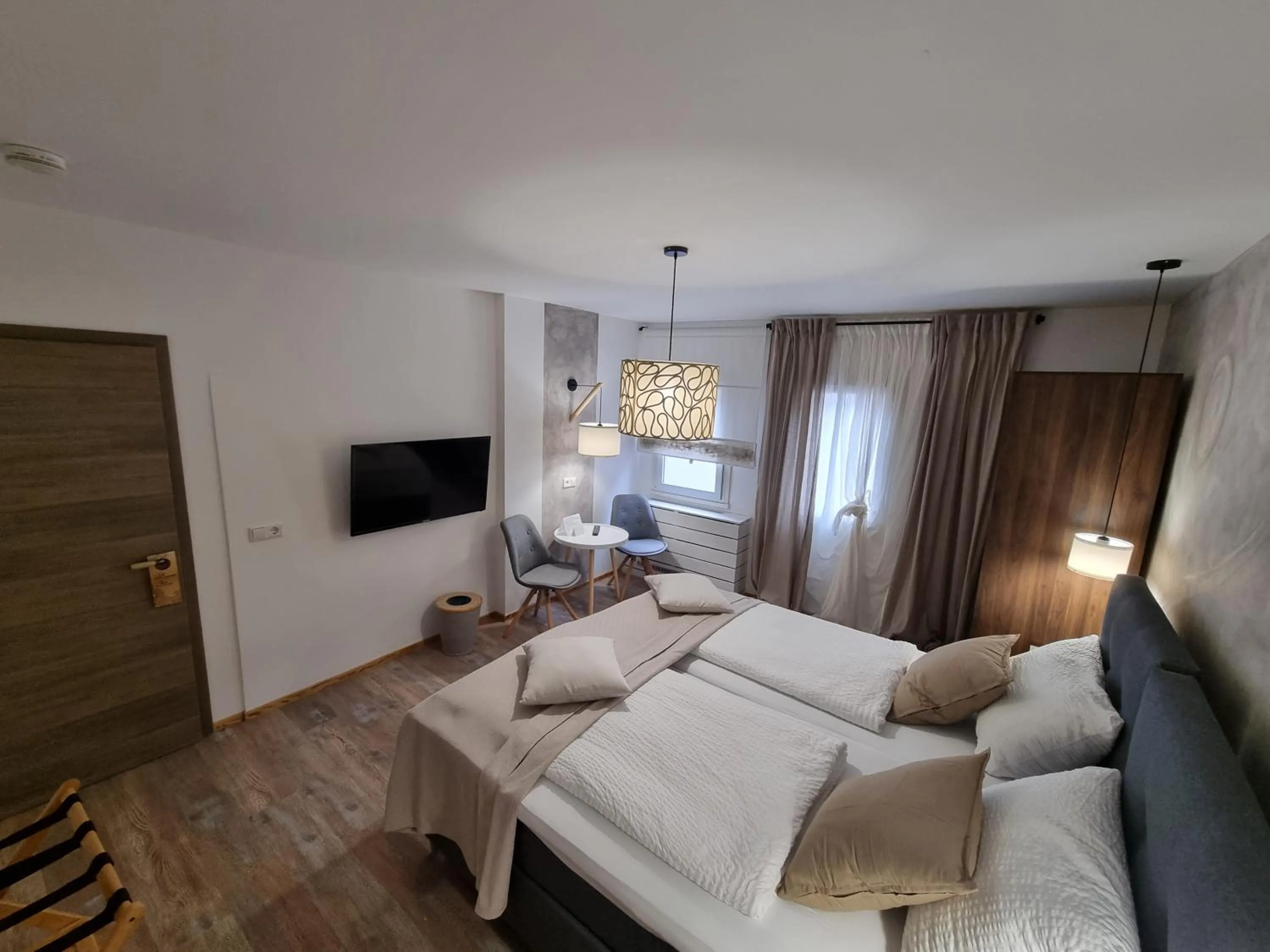 Photo of the whole room in Hotel Zur Post