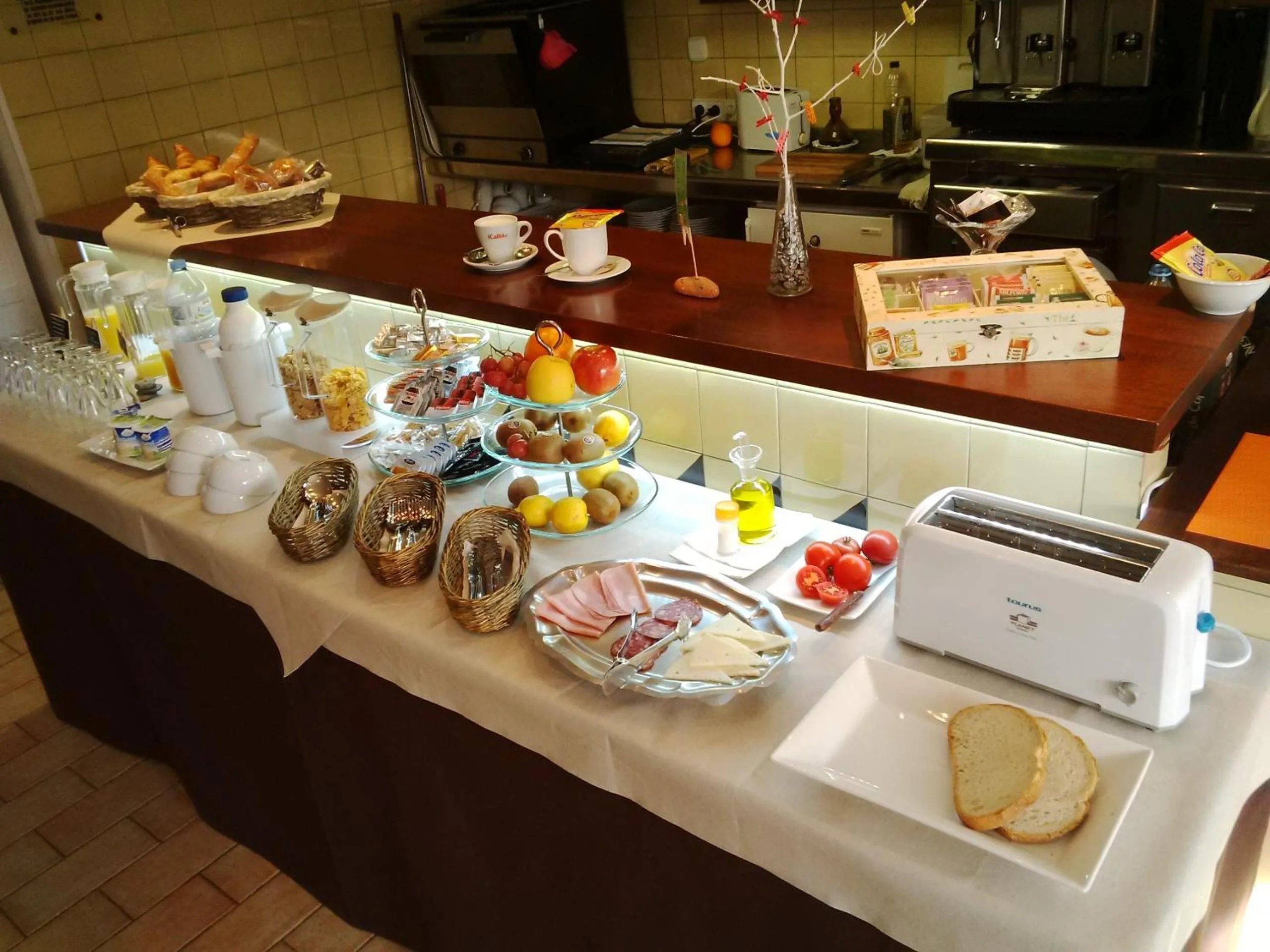 Food in Hotel Nou Estrelles