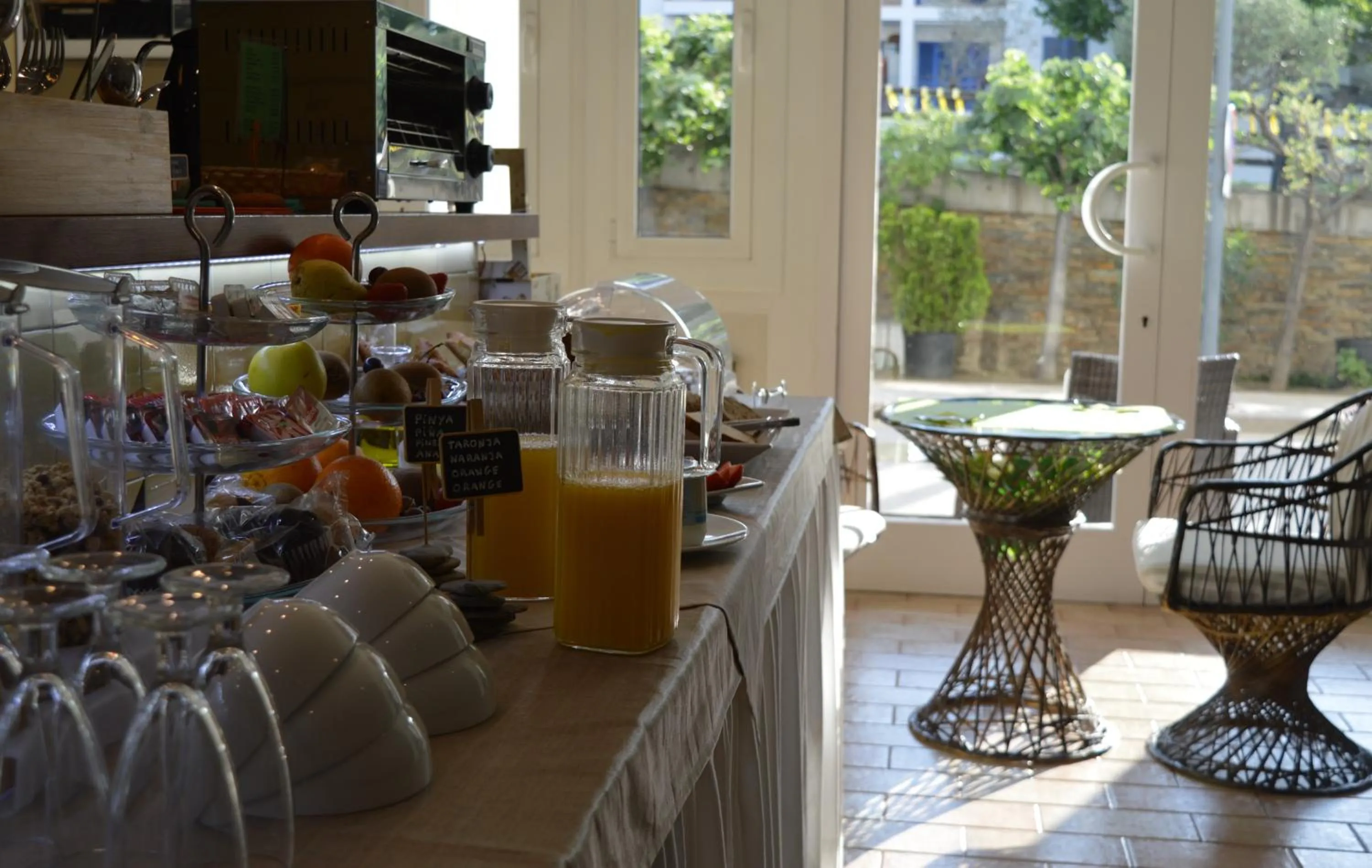 Buffet breakfast in Hotel Nou Estrelles