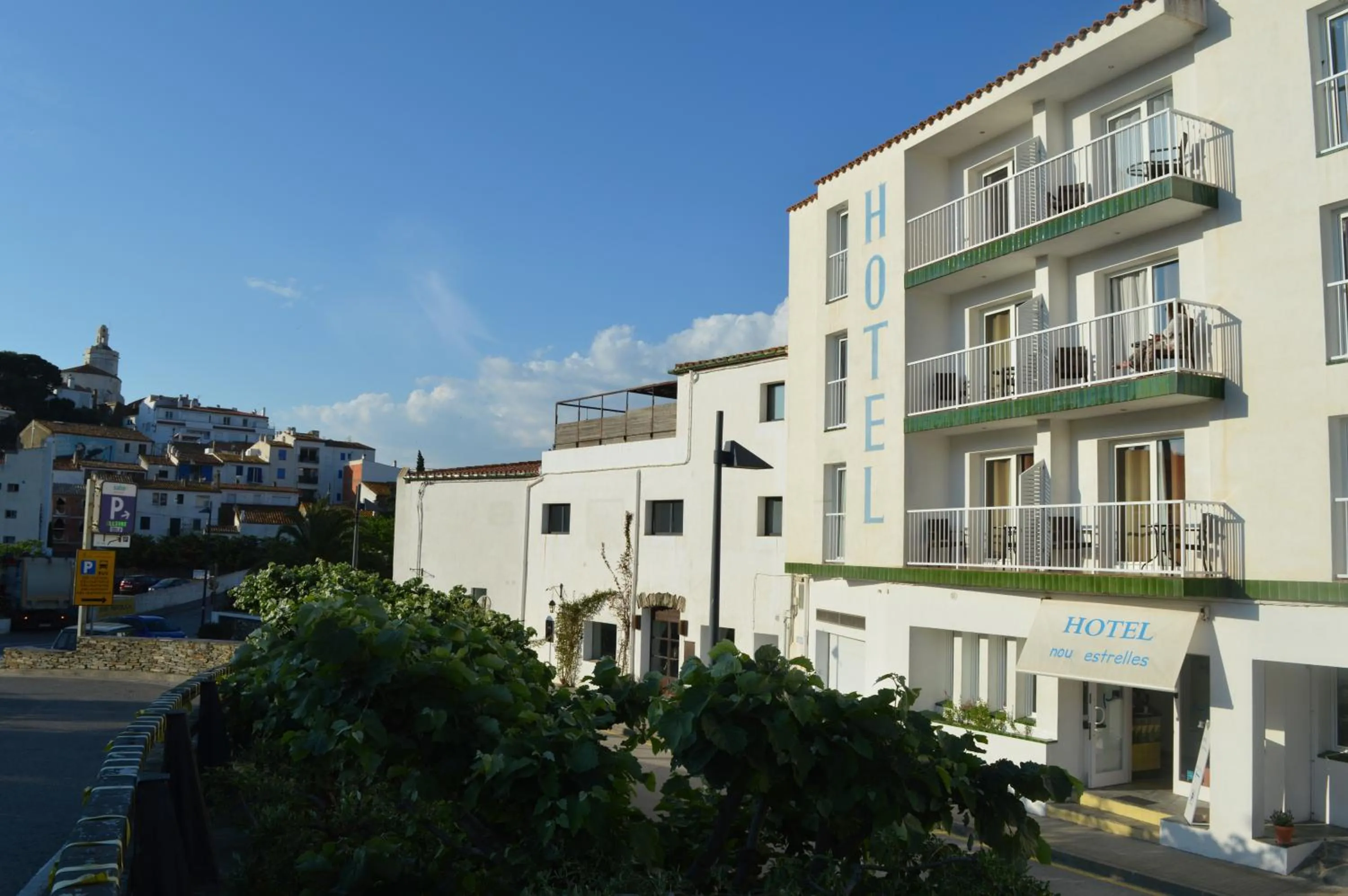 Facade/entrance in Hotel Nou Estrelles