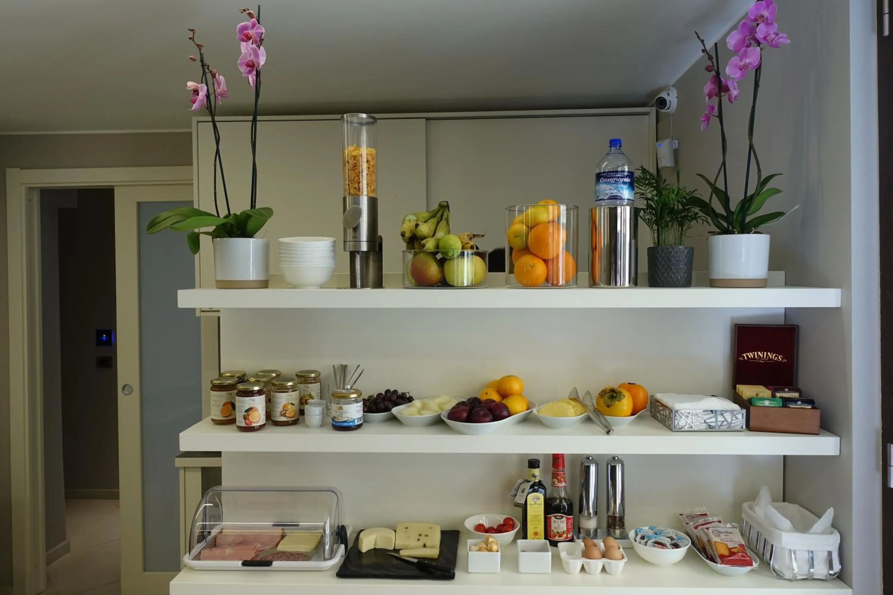 Restaurant/places to eat in ETNEA STYLE CATANIA LUXURY ROOMS